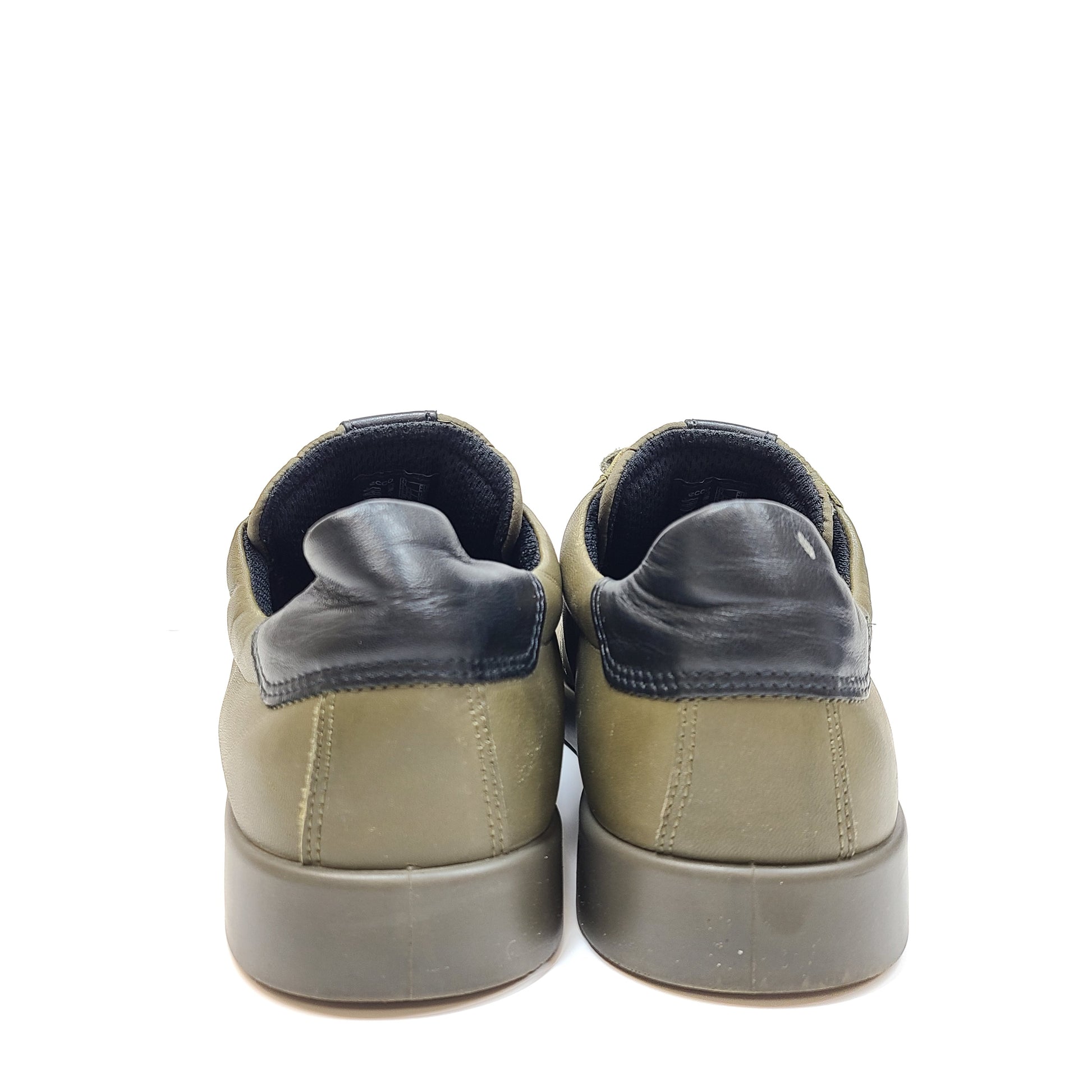 Khaki Ecco shoes in EU size 42, model 2230500314 N, pre-owned with creases and slight scuff marks.