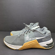 Nike Metcon 8 trainers in gray and yellow deliver stable support and responsive feel for intense training, size US 8.5.