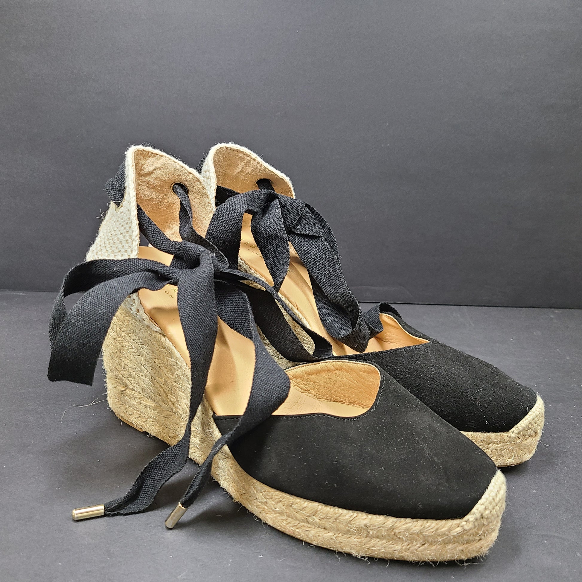 Black and beige Ted Baker Gia espadrille wedge sandals in women's EU 40, made in Spain.