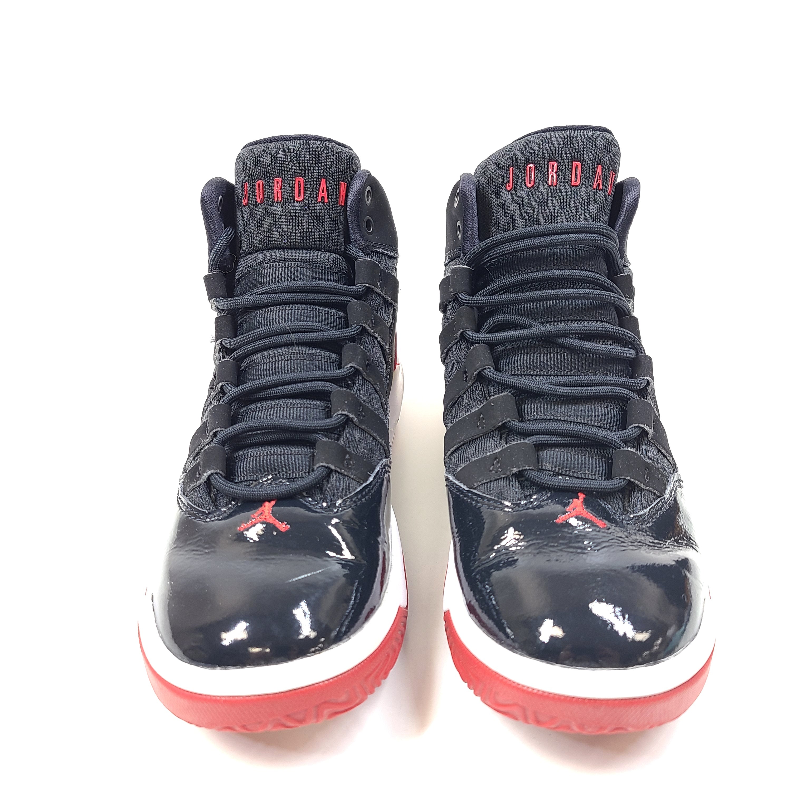 Black, red and white Jordan Max Aura youth sneakers in US size 3.5Y, model AQ9214-006.