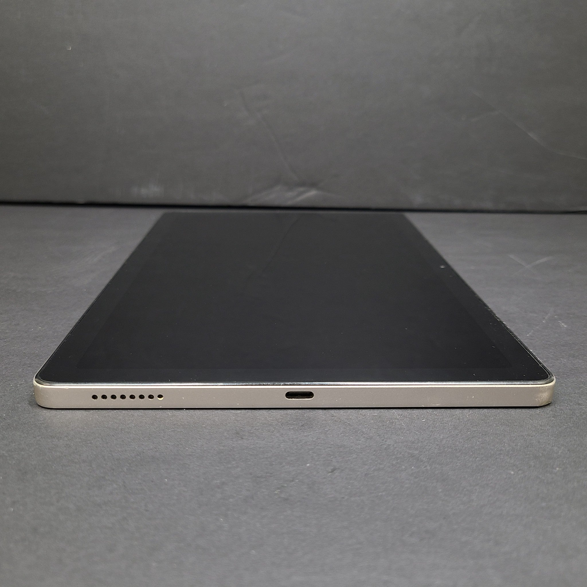 ONN 100135925 10.1 inch Tablet Pro 32GB Android Tablet - Gray/Silver