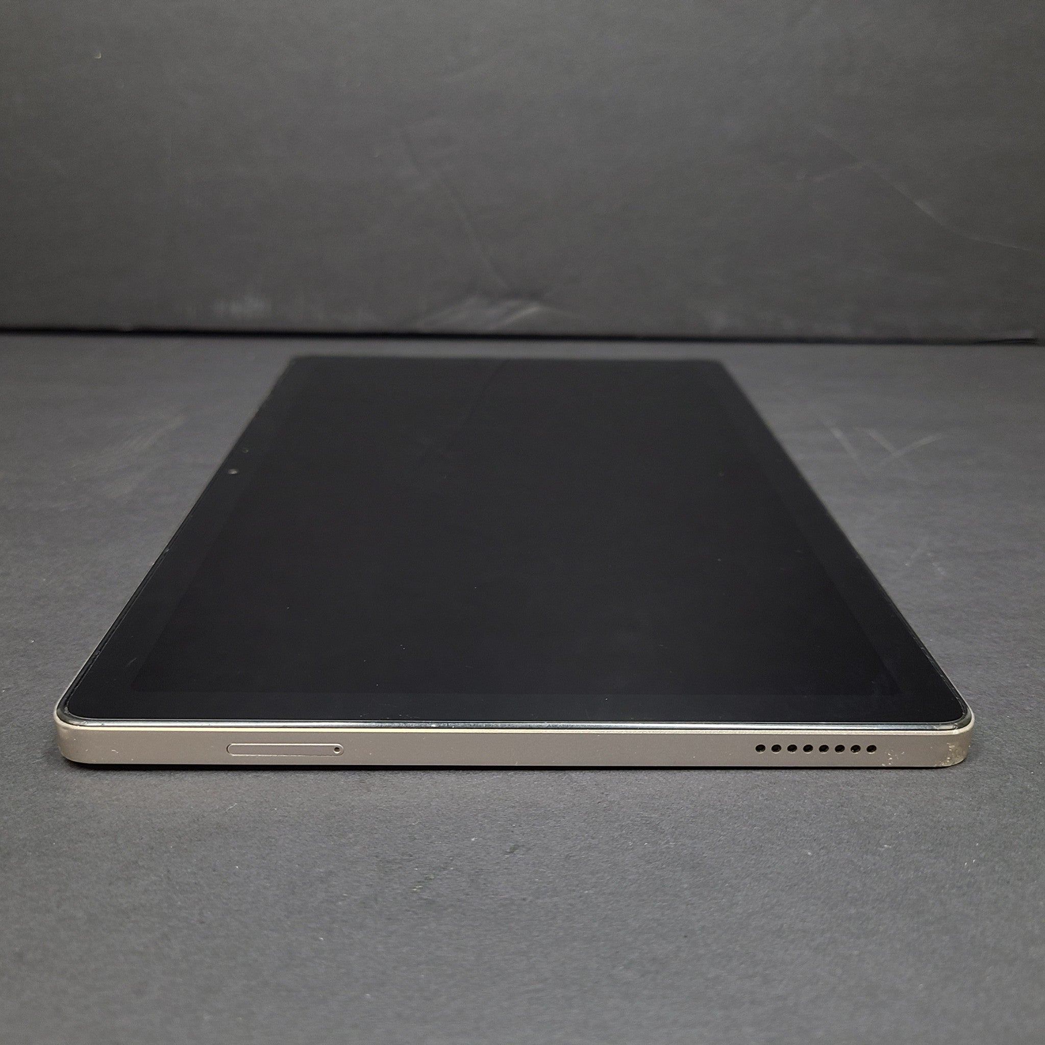 ONN 100135925 10.1 inch Tablet Pro 32GB Android Tablet - Gray/Silver
