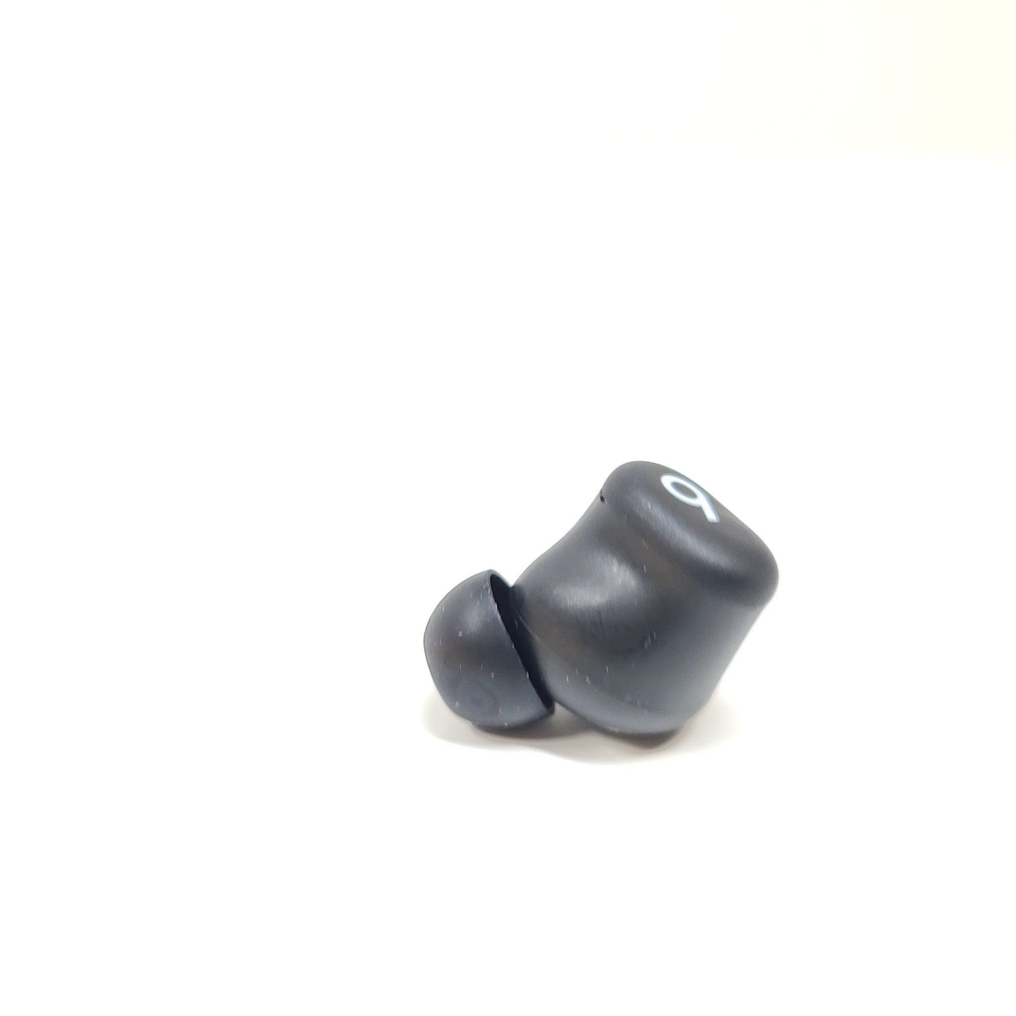 Beats by Dr. Dre Solo Buds Matte Black RIGHT SIDE ONLY Earbud MUVW3LL/A (A3152)