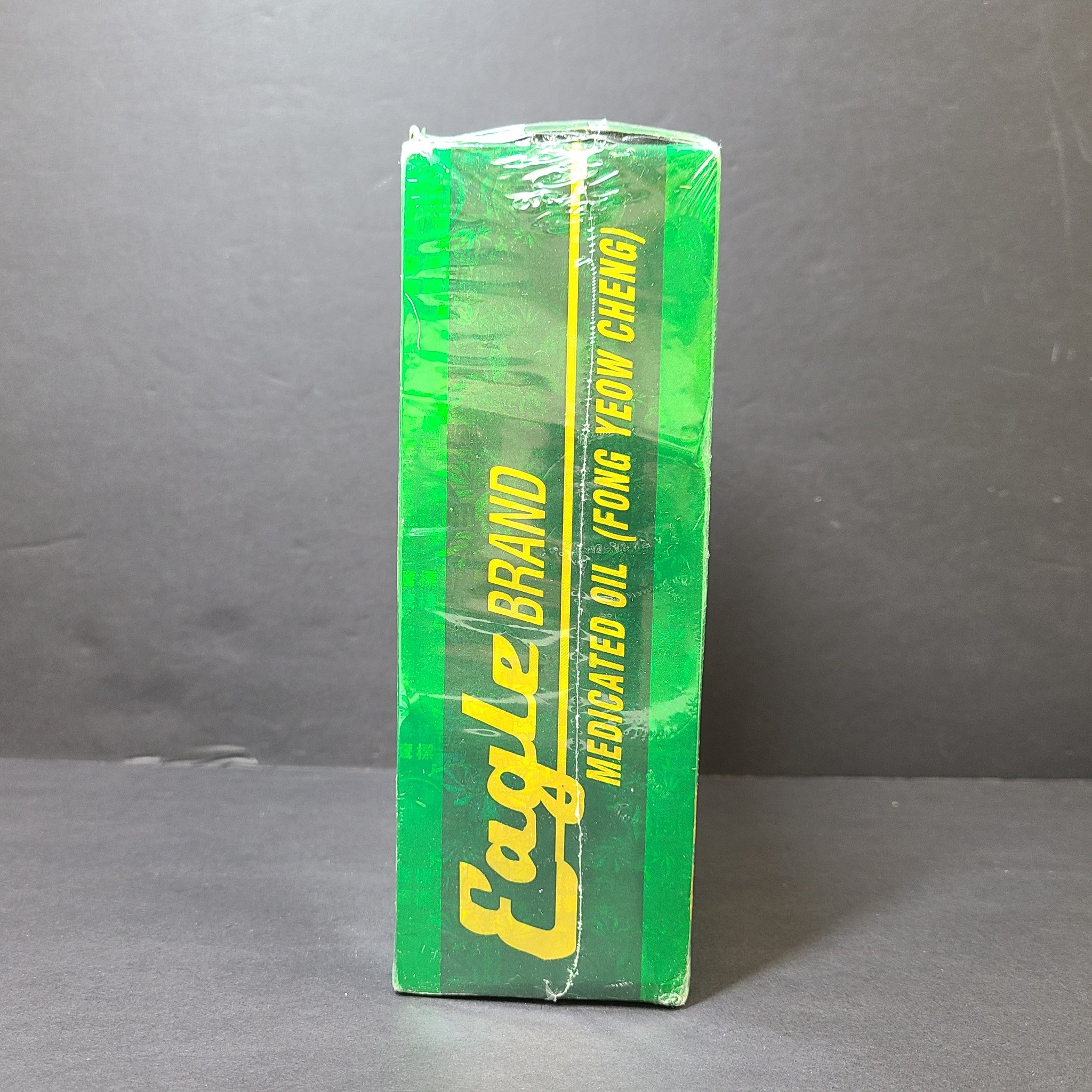 12 x 0.8 Oz /24 ml Eagle Brand Medicated Oil Bottle Dau Xanh Con O - 1 Dozen