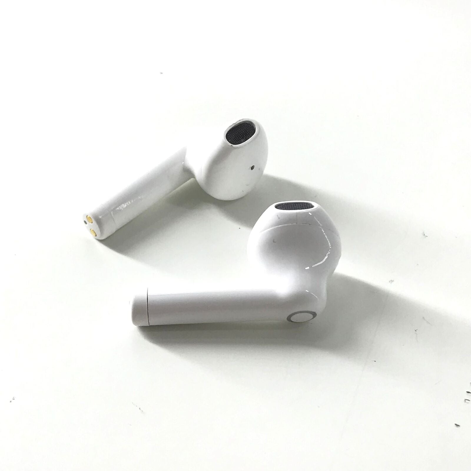 AIKELA TWS S12 True Wireless Earbuds with LED Charging Case - White