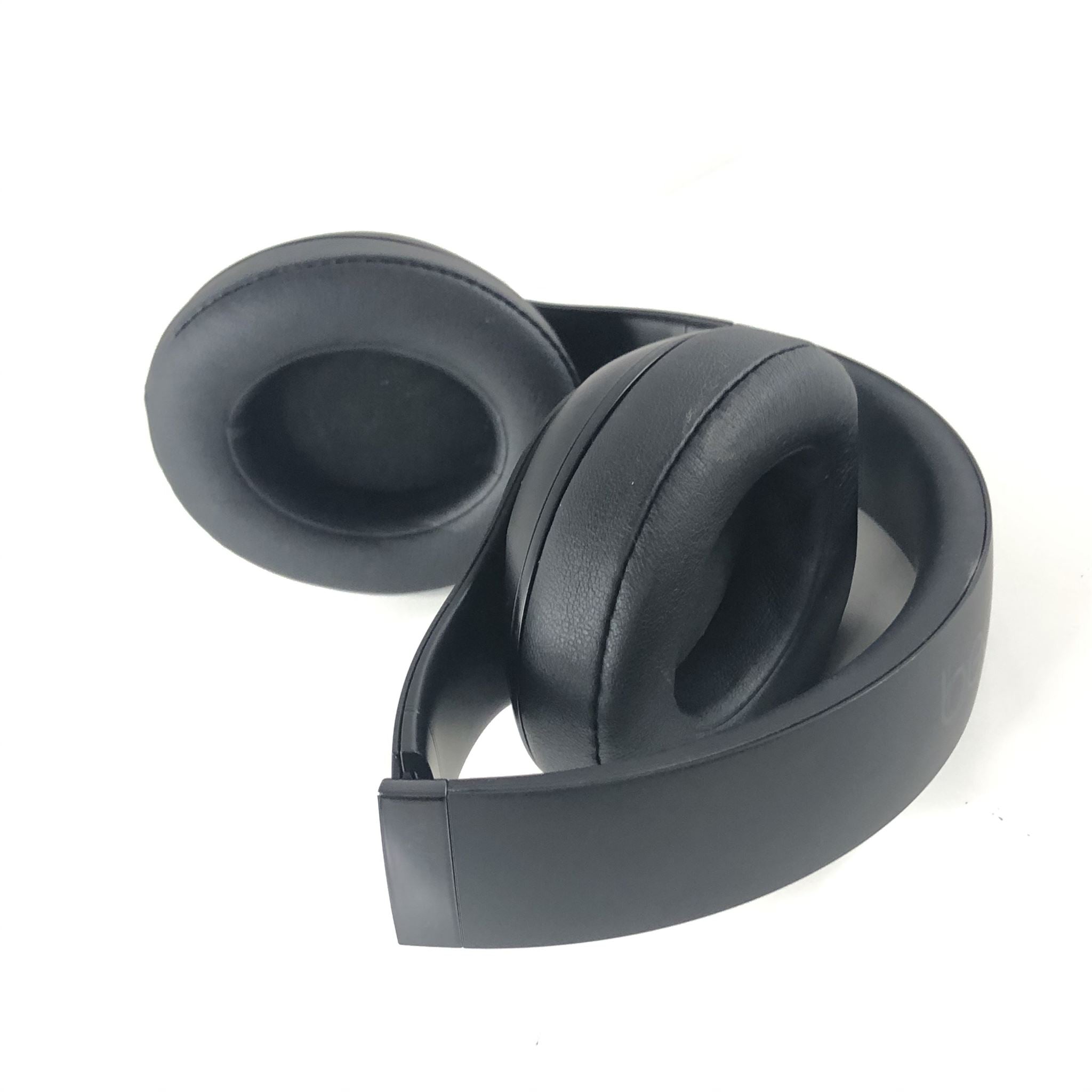 Beats by Dr. Dre Studio3 Over Ear Wireless Headphones with Accessories - Black