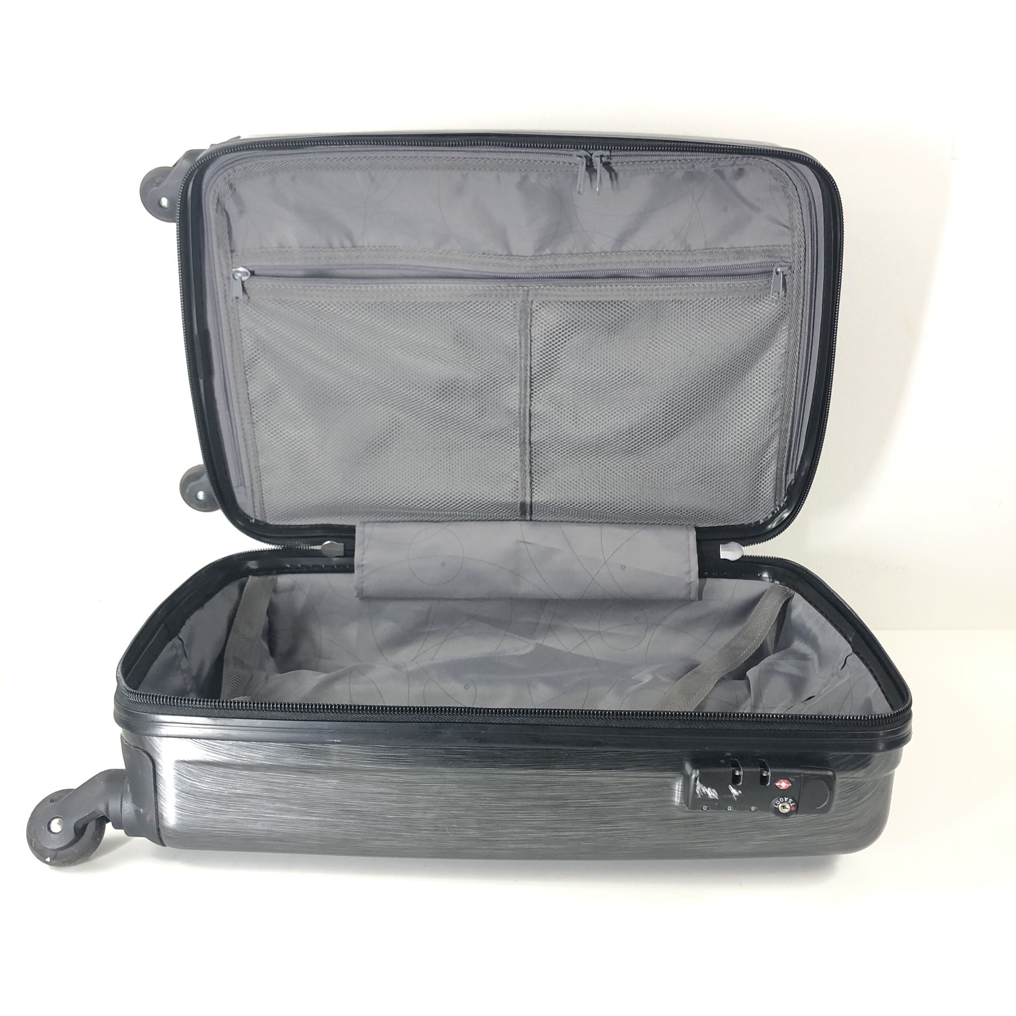 Samsonite Winfield 2 Fashion 22" Spinner Carry On Luggage TSA Lock Gray