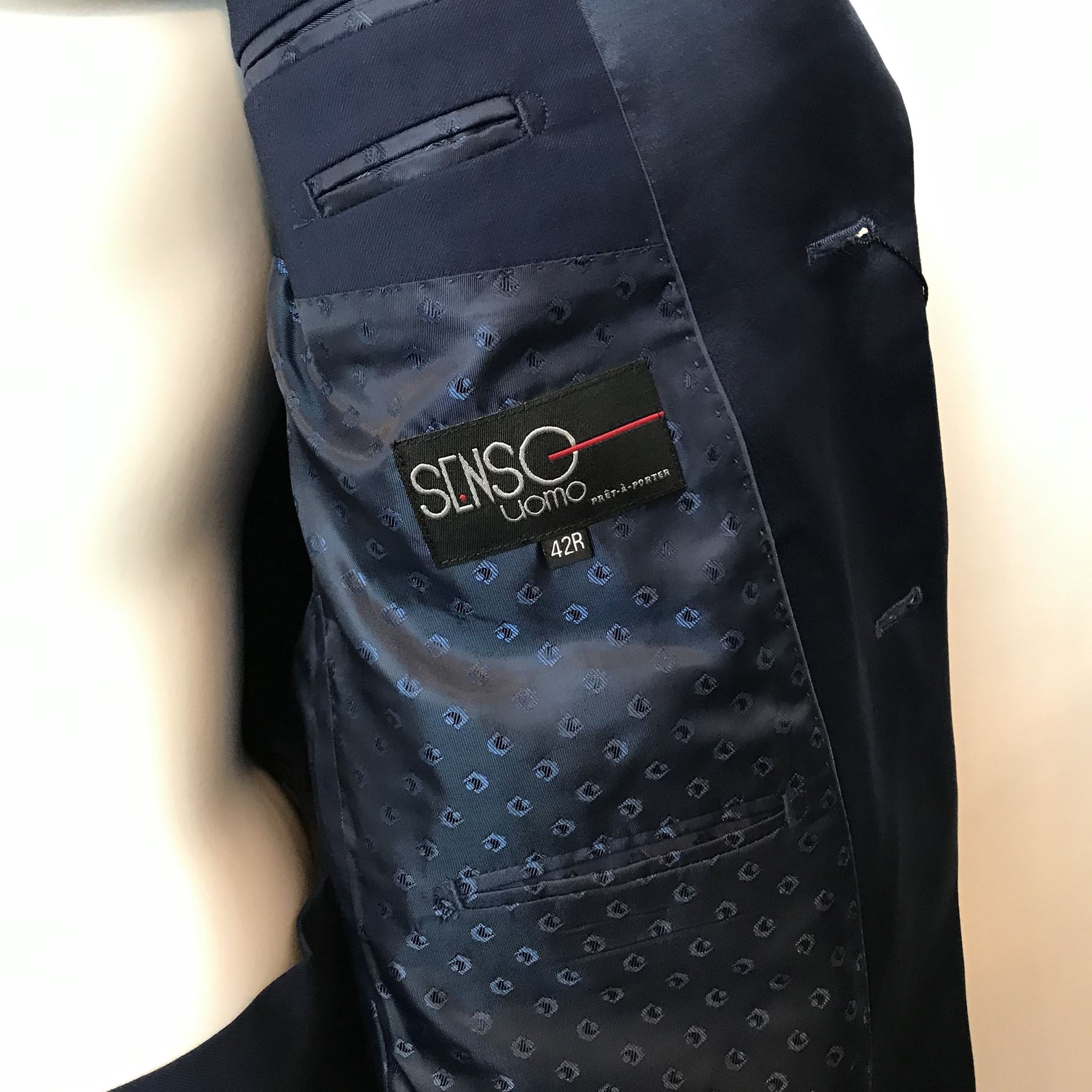 Senso Uomo Lief Horsens Men's 2 Piece Navy Blue Suit 42R Jacket and 34R Pants