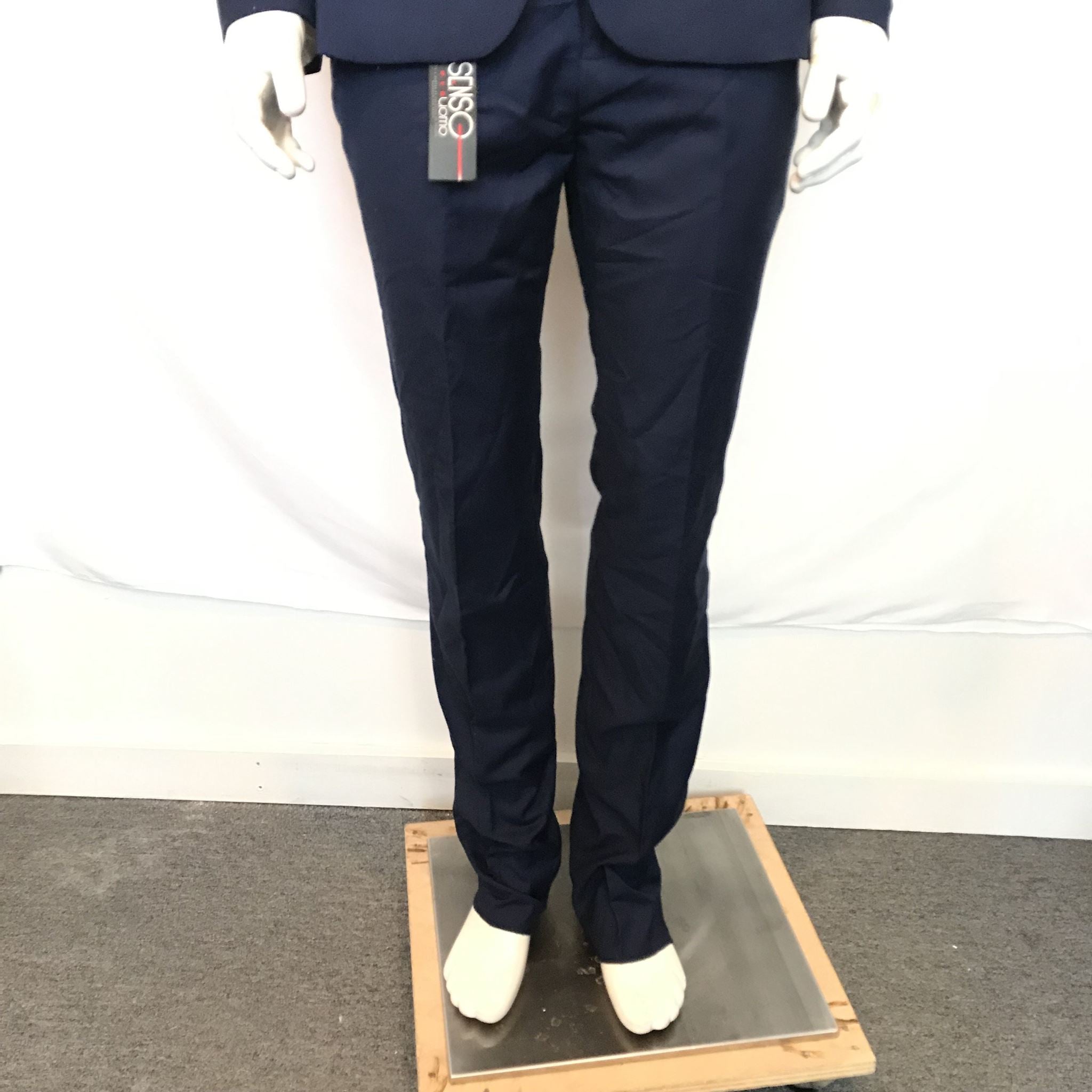 Senso Uomo Lief Horsens Men's 2 Piece Navy Blue Suit 42R Jacket and 34R Pants