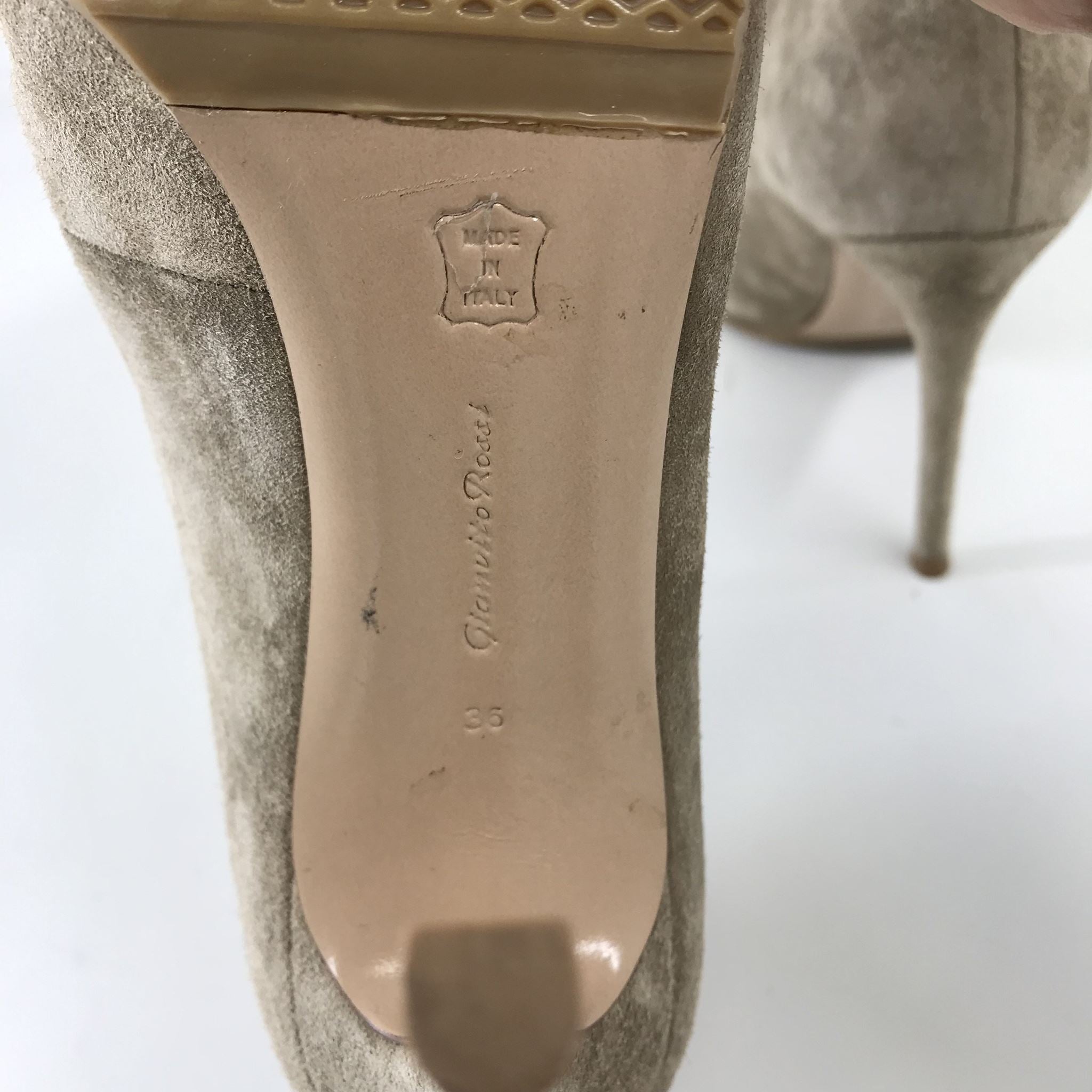 Gianvito Rossi VAMP Booties 100mm Beige Suede Heels Stilettos Taupe US Sz 6