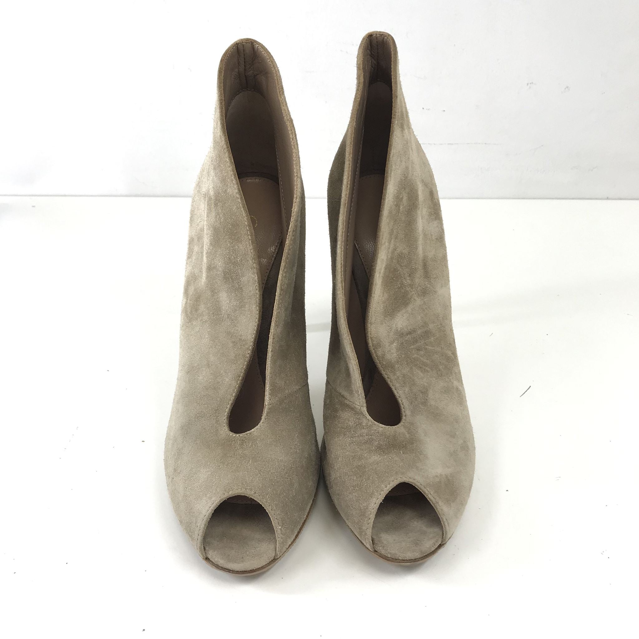 Gianvito Rossi VAMP Booties 100mm Beige Suede Heels Stilettos Taupe US Sz 6