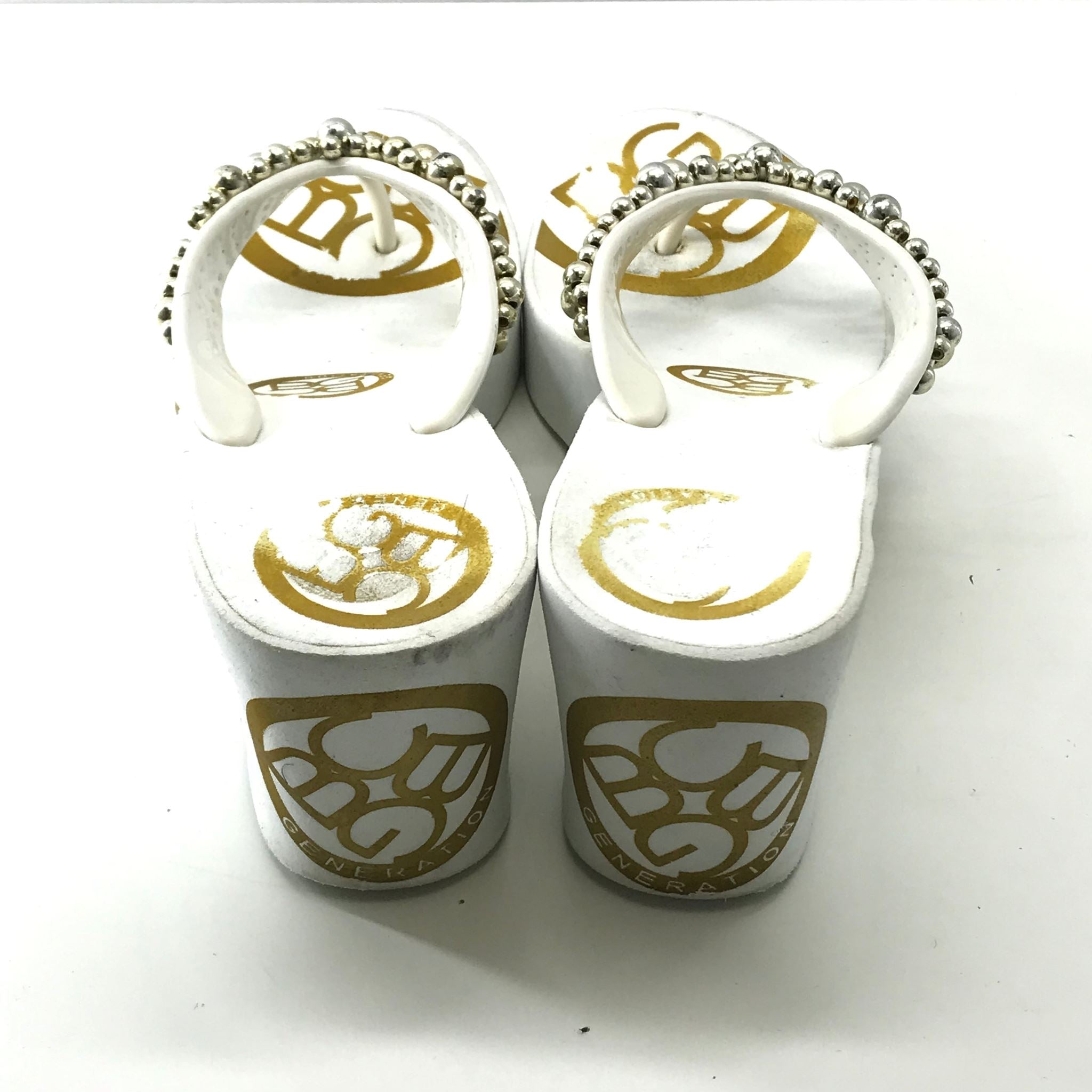 BCBG Generation White Wedge Flip Flops Beaded Thong Women's Size 9.5