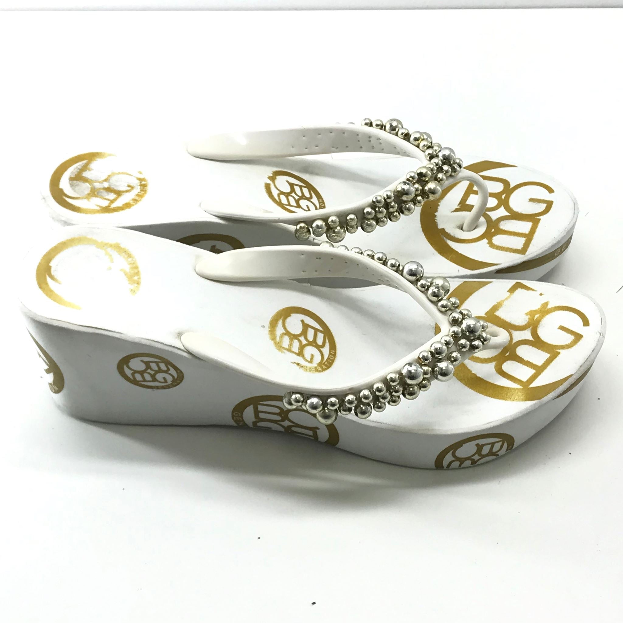 BCBG Generation White Wedge Flip Flops Beaded Thong Women's Size 9.5