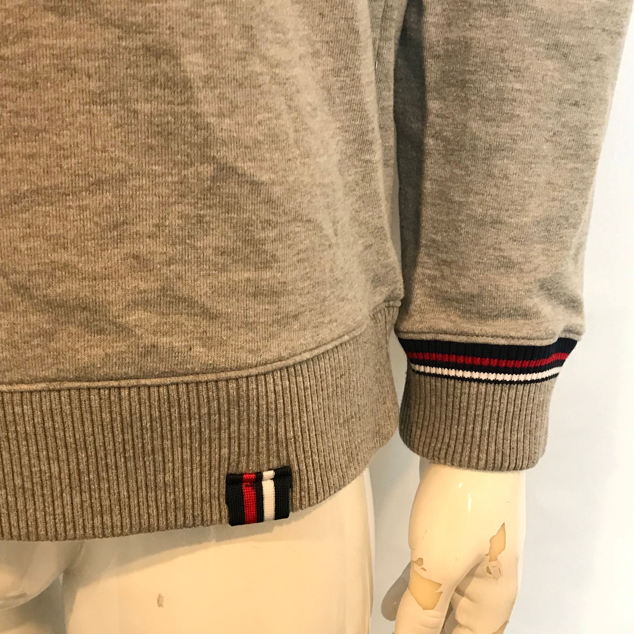 Fila Men's Classic Logo Crew Neck Sweatshirt Light Gray Sz M