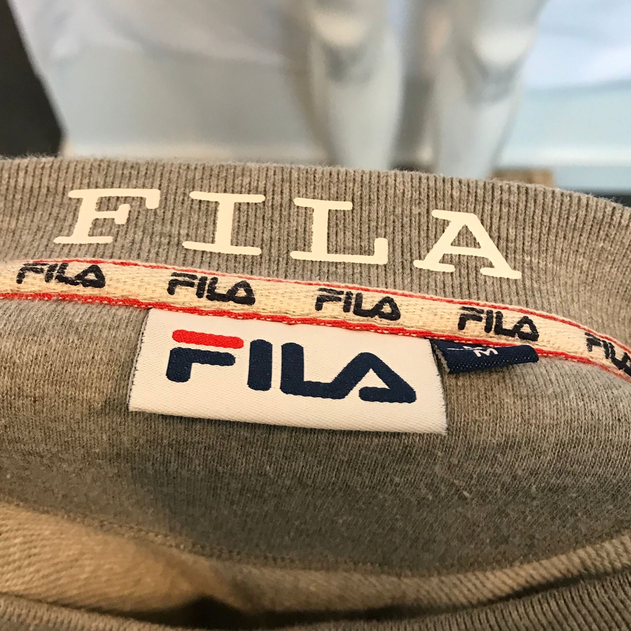 Fila Men's Classic Logo Crew Neck Sweatshirt Light Gray Sz M