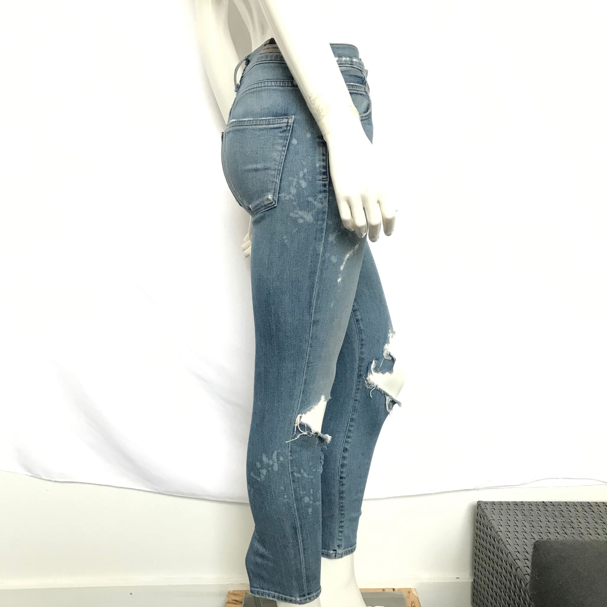 Citizens of Humanity Women's Light Wash Distressed and Ripped Skinny Jeans Sz 26