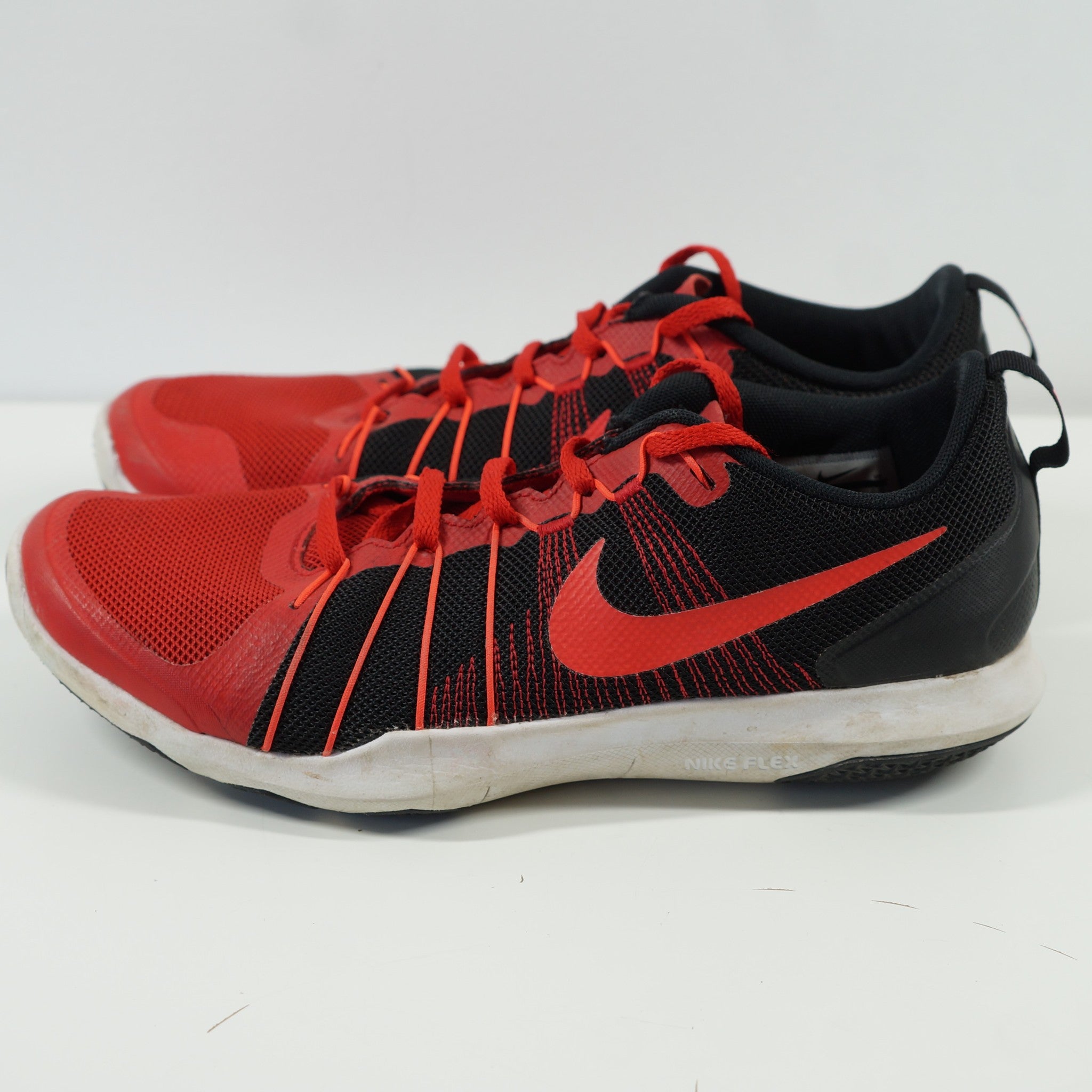 Nike Men's Flex Train Aver Sneakers University Red/Black Sz 8.5 831568-600