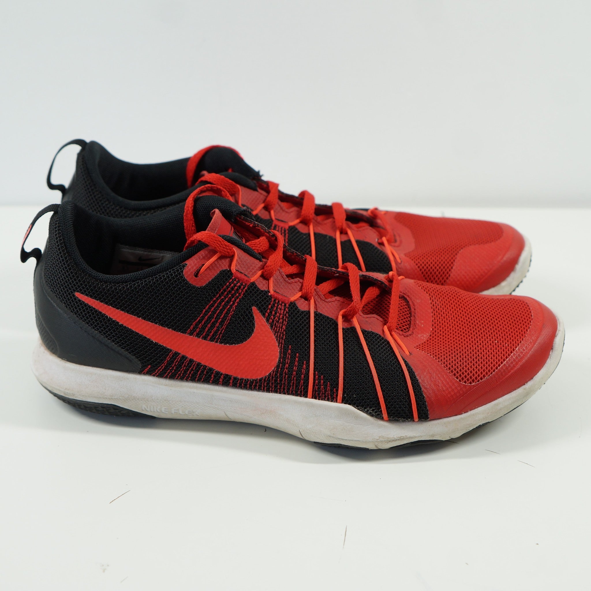 Nike Men's Flex Train Aver Sneakers University Red/Black Sz 8.5 831568-600