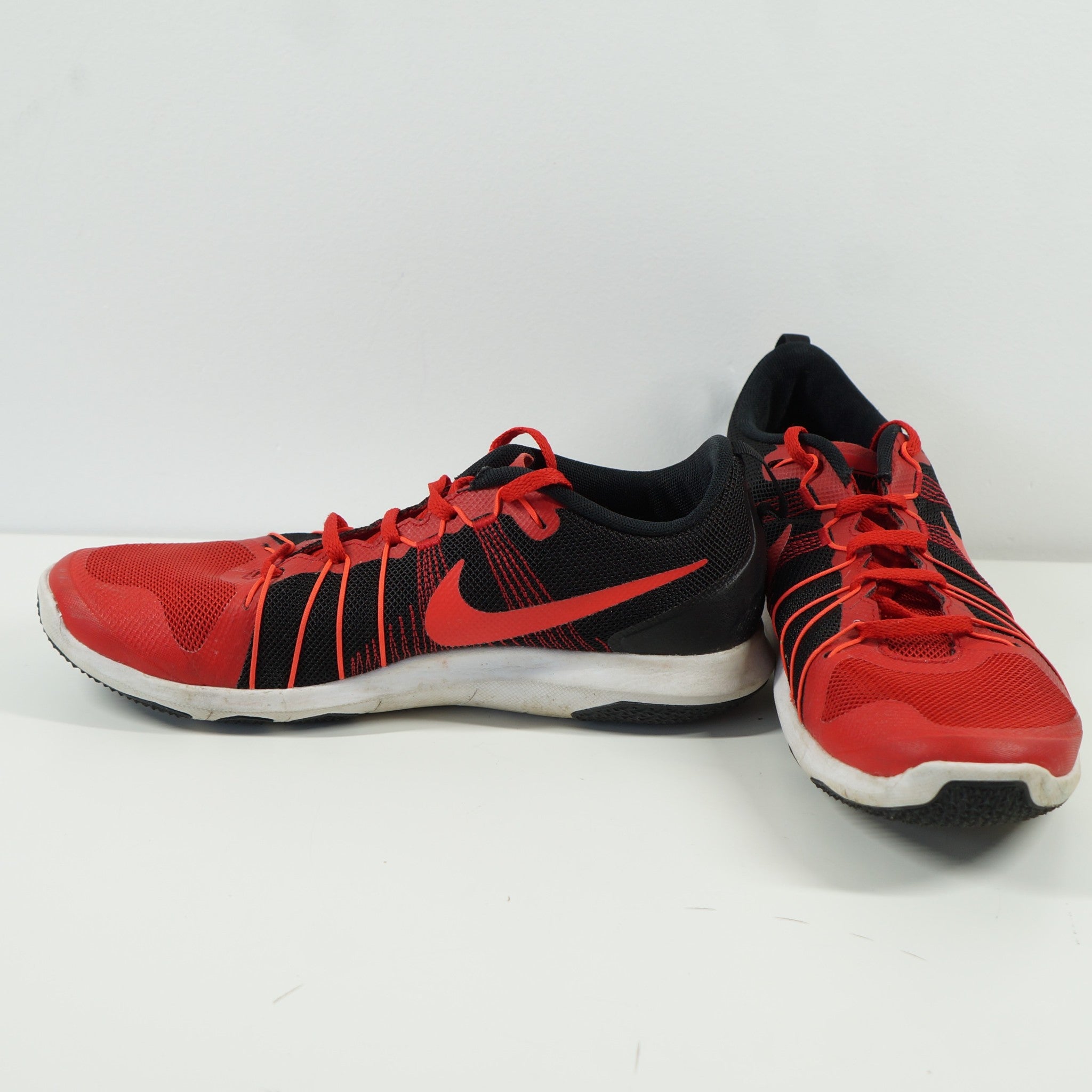Nike Men's Flex Train Aver Sneakers University Red/Black Sz 8.5 831568-600