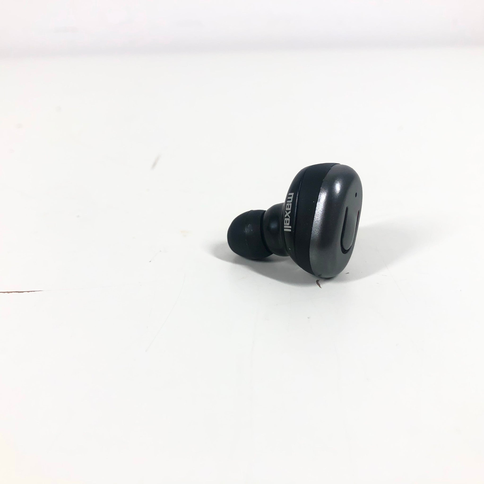 Maxell B13-TW Bass 13 True Wireless In-ear Headphones + Case - Black