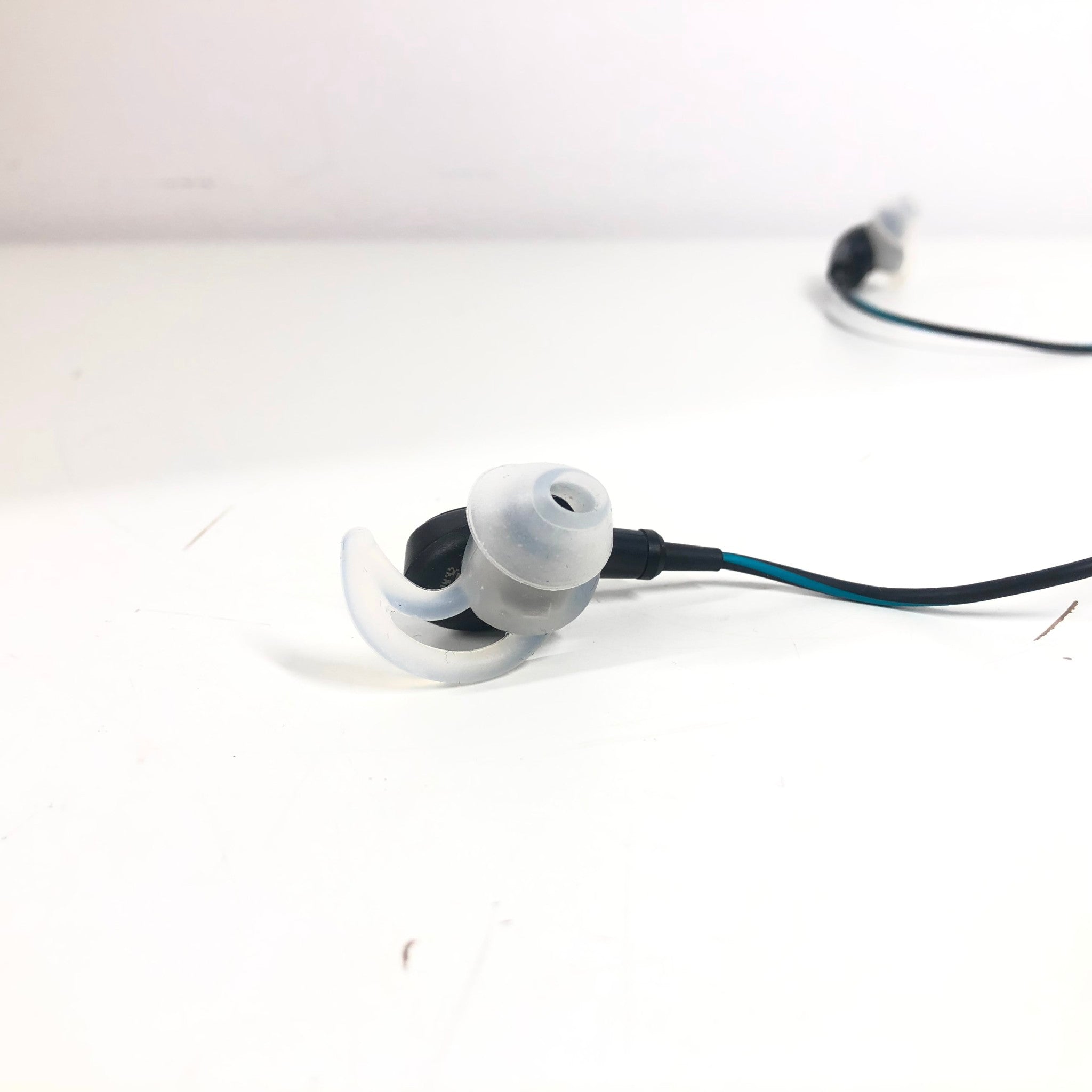 Bose QC20i QuietComfort 20i Acoustic Noise Cancelling Headphones - Black 0AMA