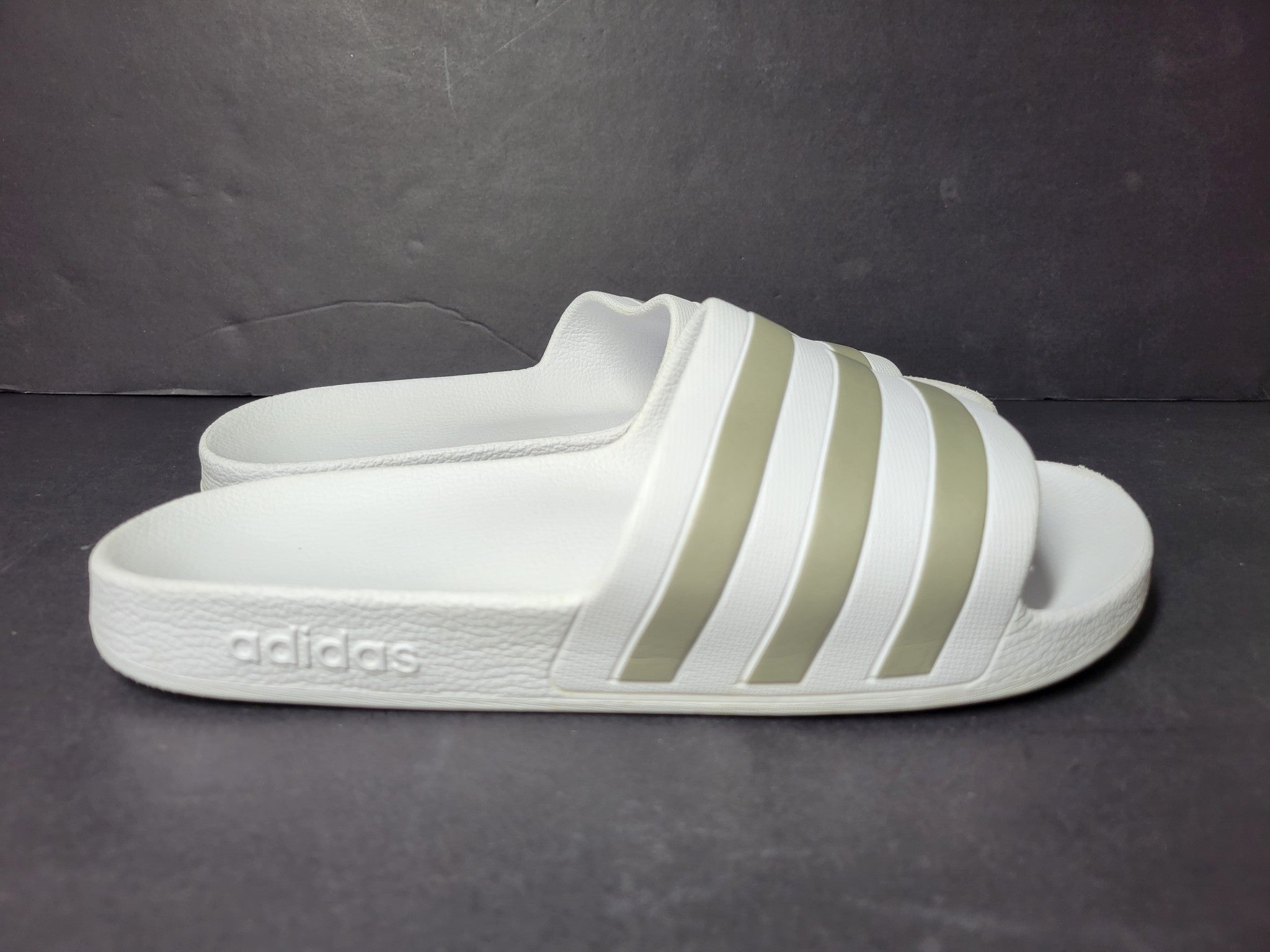 Adidas Women's Adilette Aqua Slides Pool Sandals White/Gold Sz 7