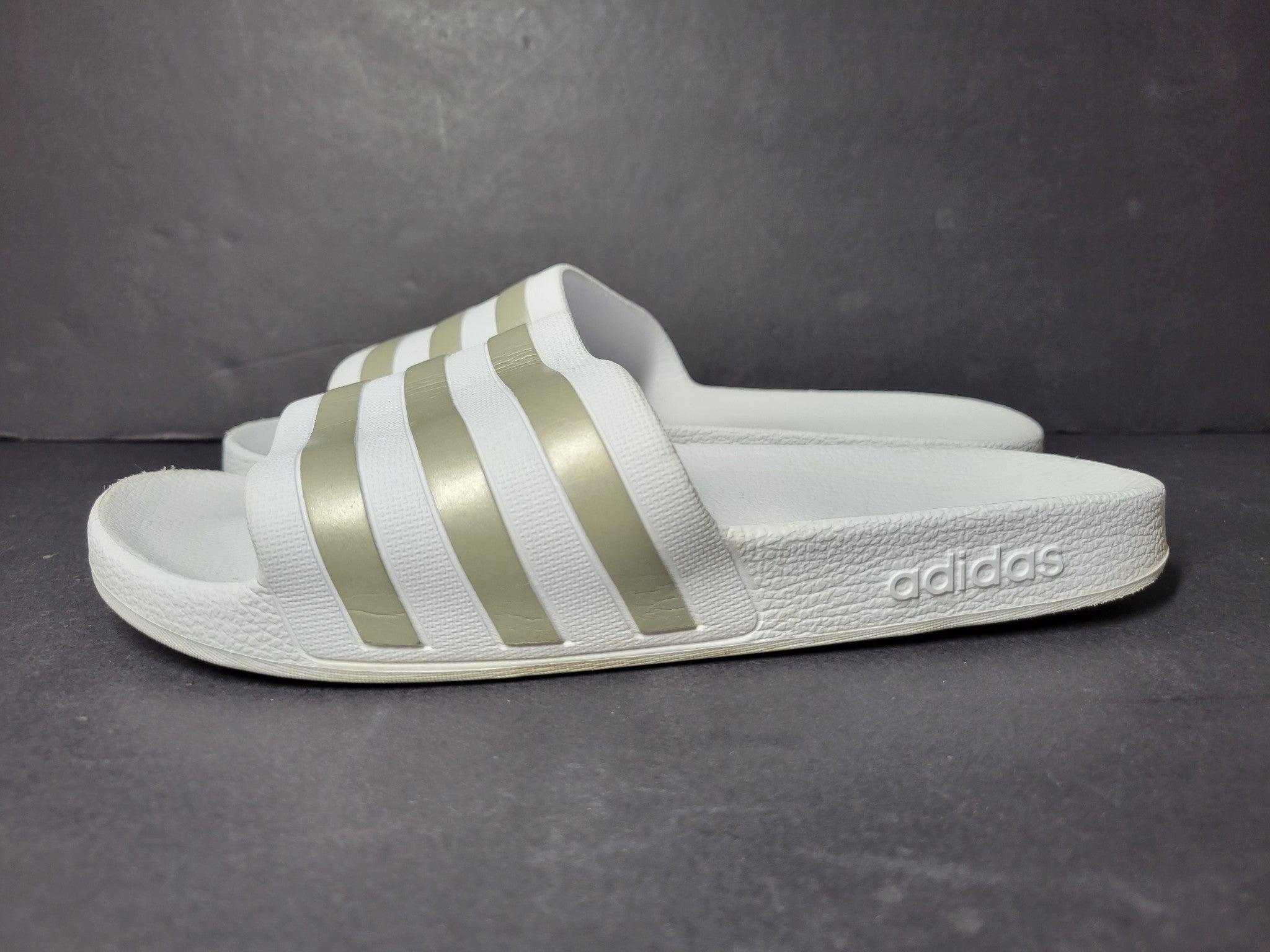Adidas Women's Adilette Aqua Slides Pool Sandals White/Gold Sz 7