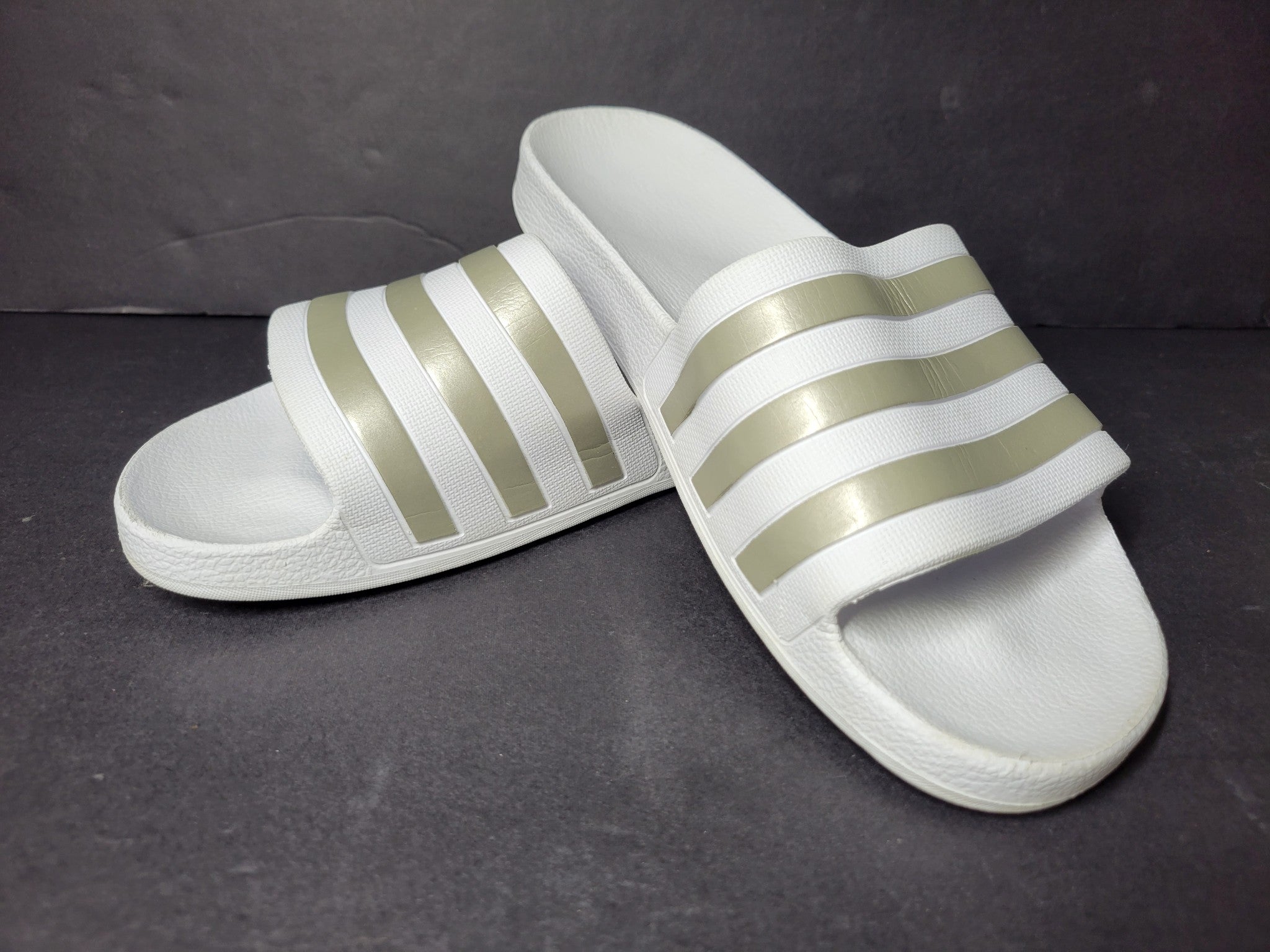 Adidas Women's Adilette Aqua Slides Pool Sandals White/Gold Sz 7