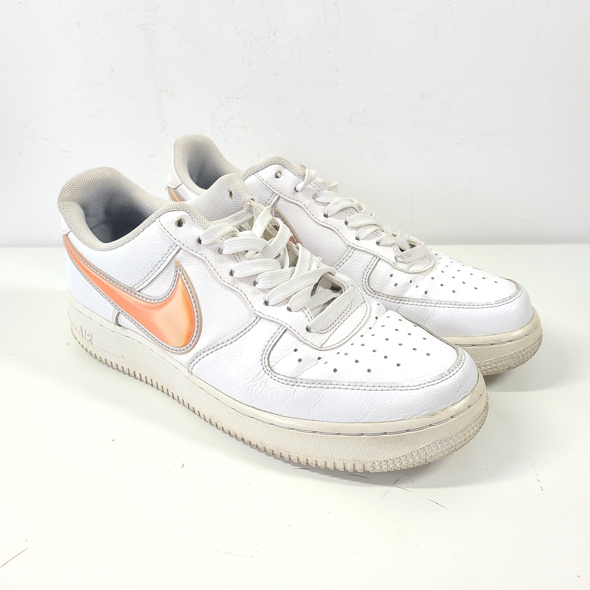 Nike Men's Air Force 1 Low Oversized Swoosh White Orange Peel AO2441-102 Sz 8.5