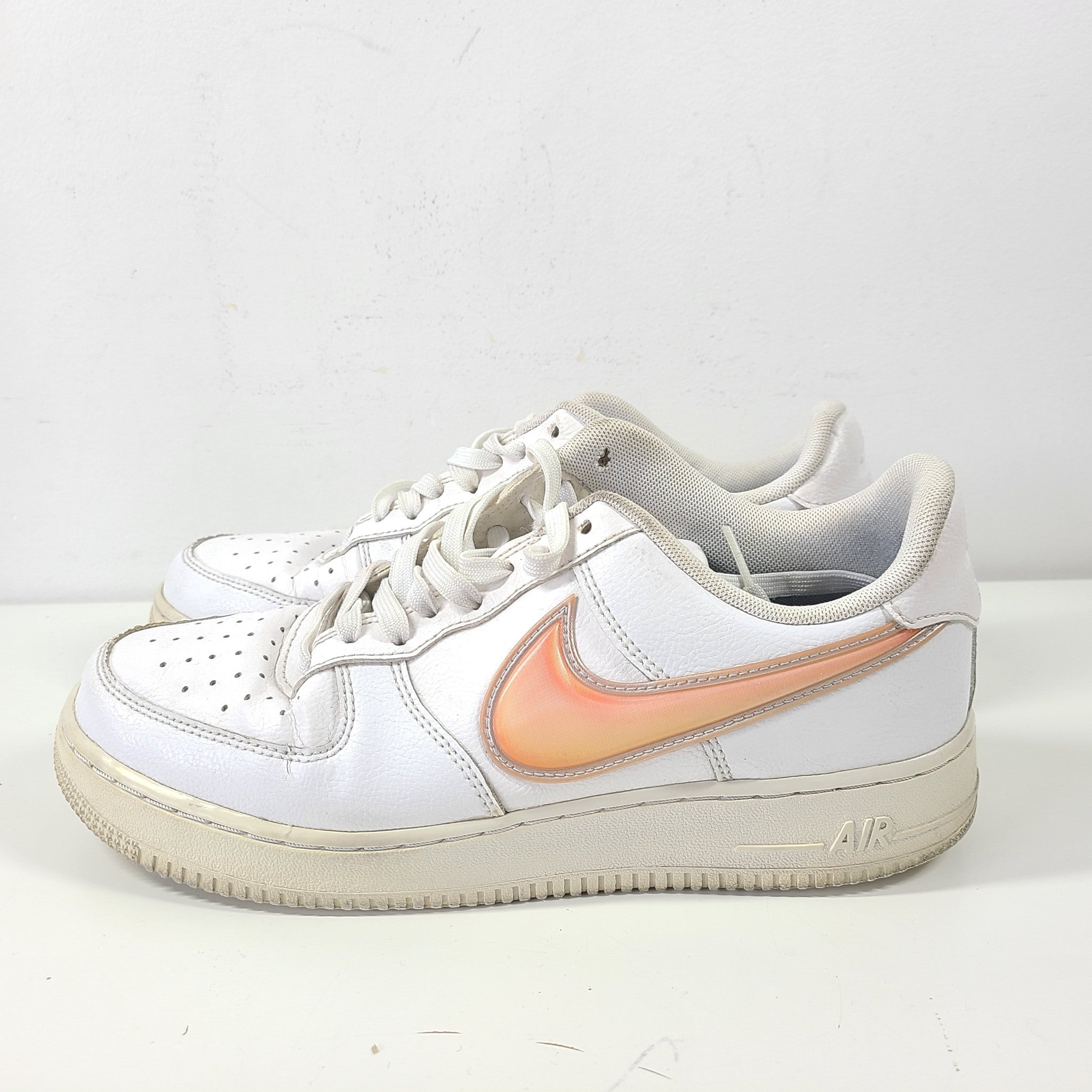 Nike Men's Air Force 1 Low Oversized Swoosh White Orange Peel AO2441-102 Sz 8.5