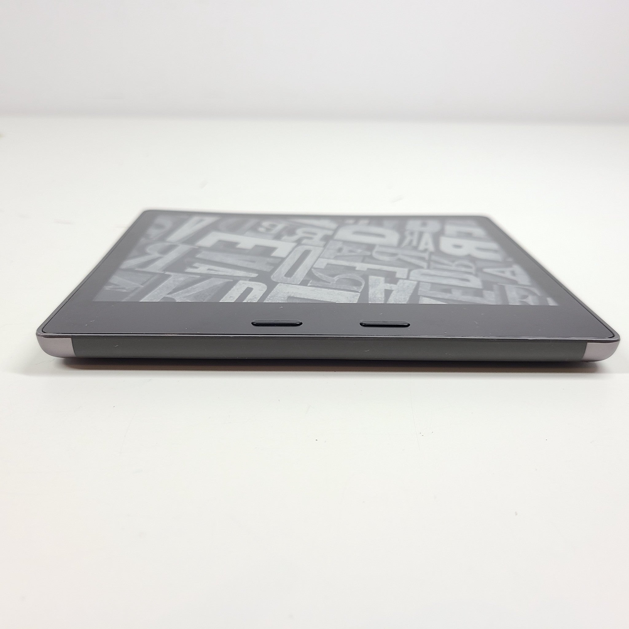 Amazon Kindle Oasis 9th Generation 32GB, Wi-Fi + 4G Cellular 7in - NO ADS