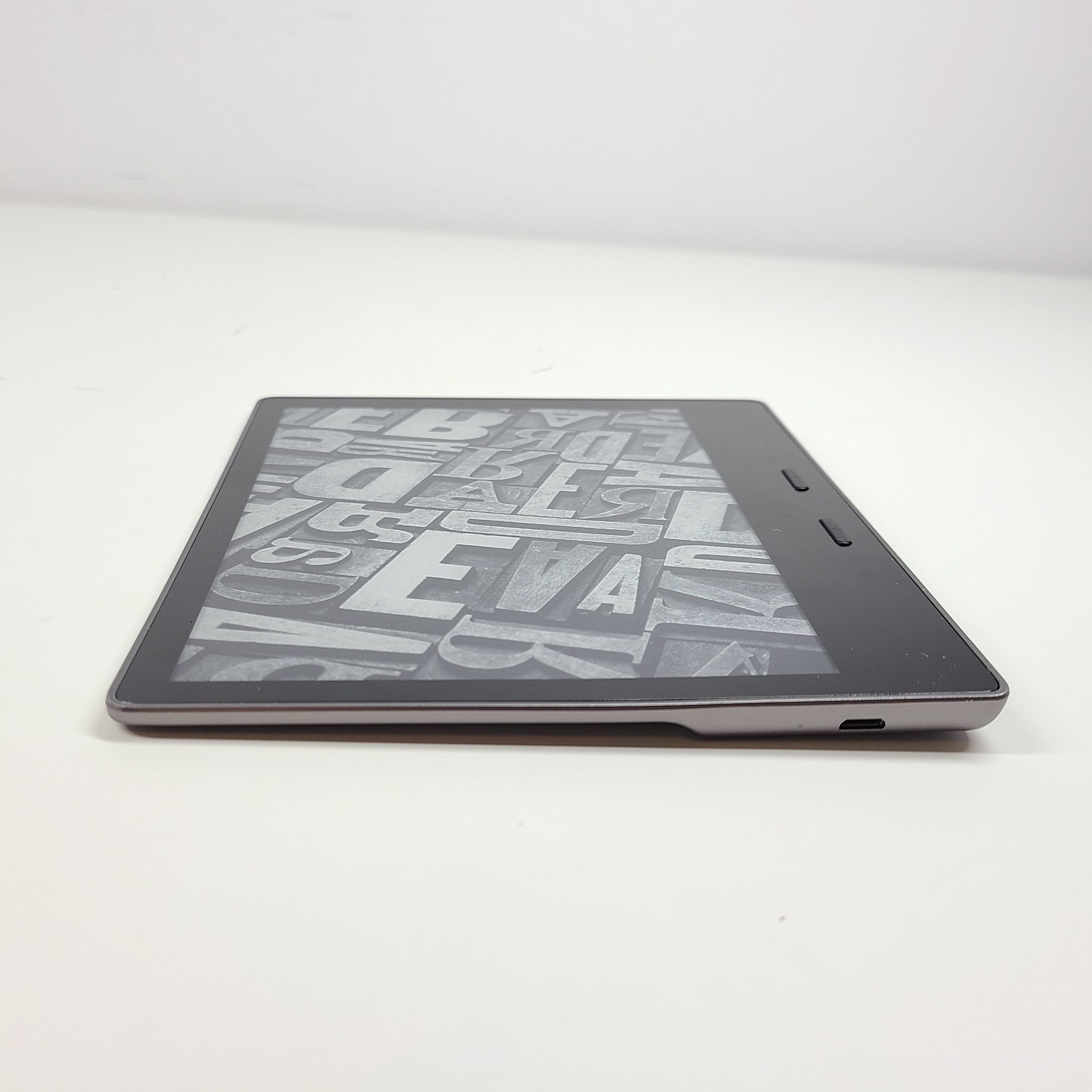 Amazon Kindle Oasis 9th Generation 32GB, Wi-Fi + 4G Cellular 7in - NO ADS