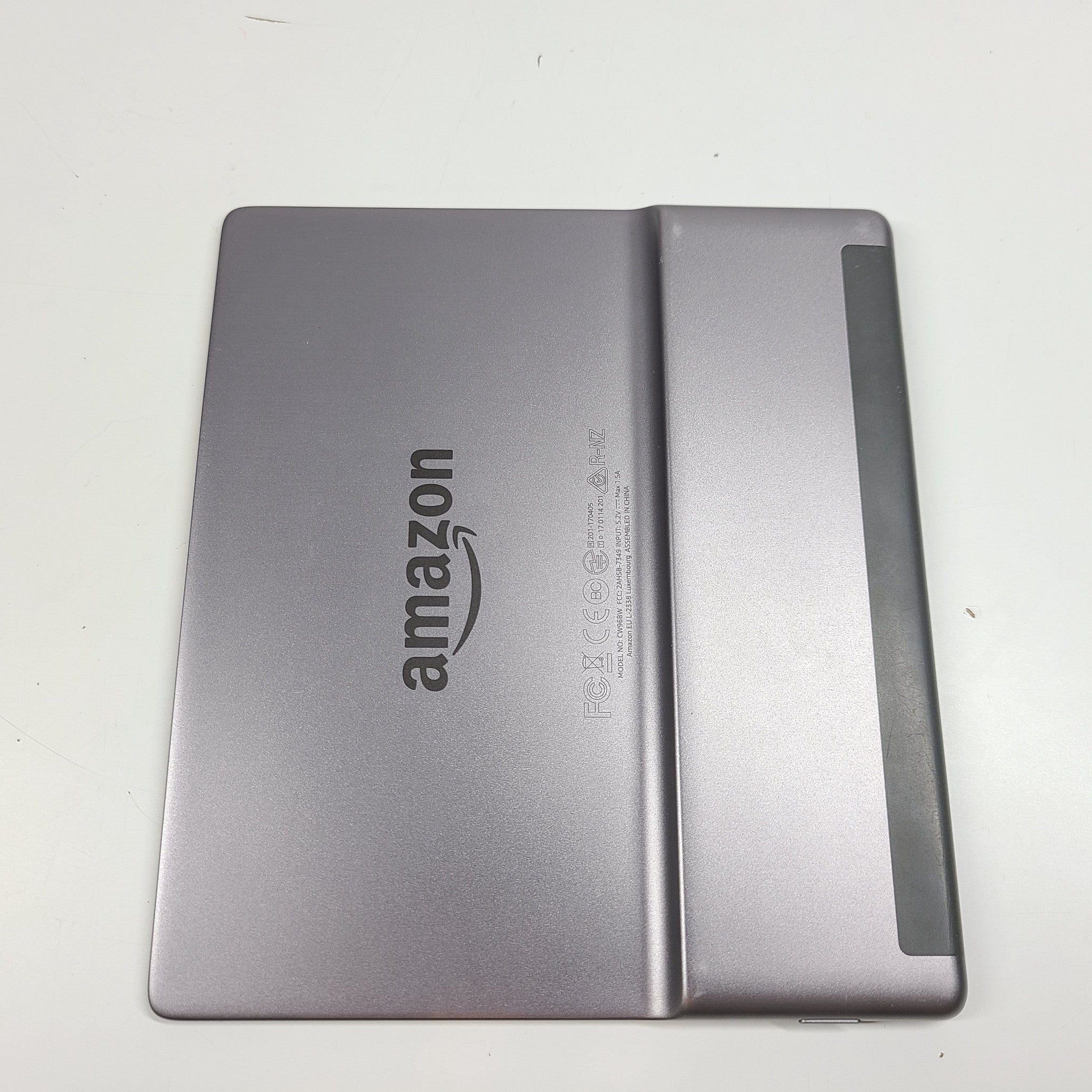 Amazon Kindle Oasis 9th Generation 32GB, Wi-Fi + 4G Cellular 7in - NO ADS