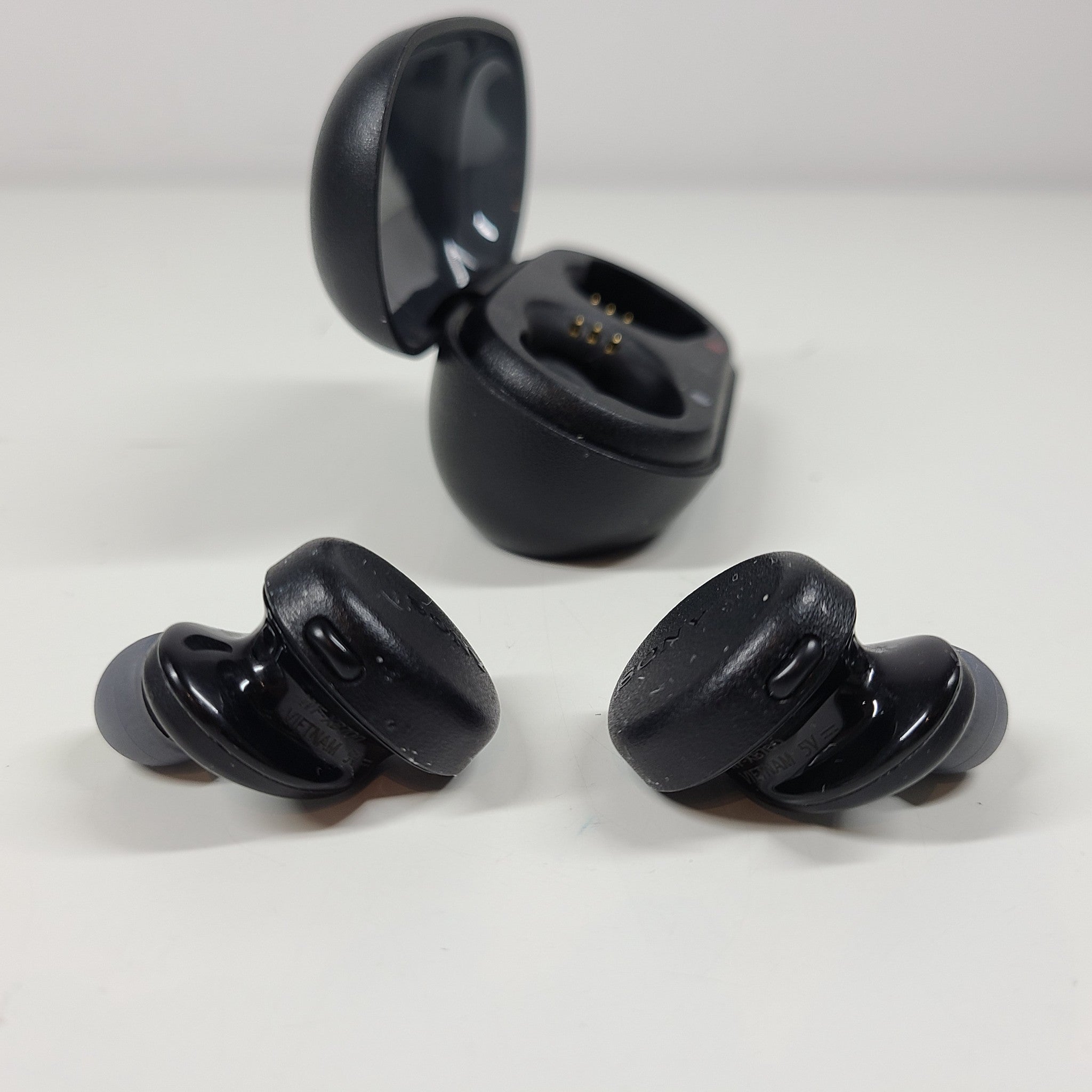 Sony WF-XB700 Truly Wireless Headset with Extra Bass + Charging Case - Black