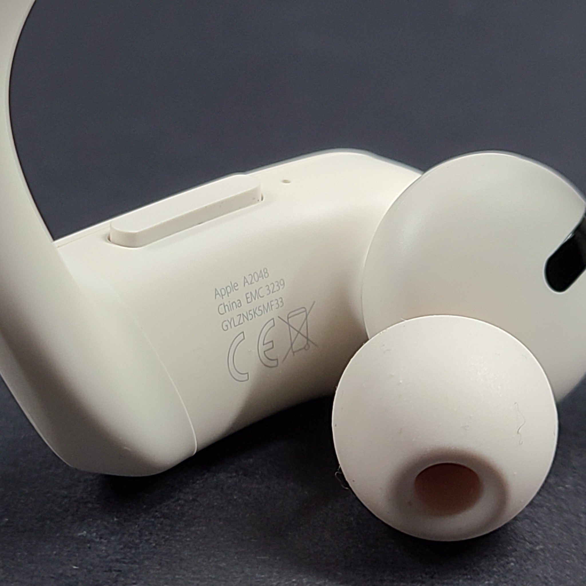 Beats by Dr. Dre Powerbeats Pro A2048 Wireless Right Side ONLY White FOR PARTS