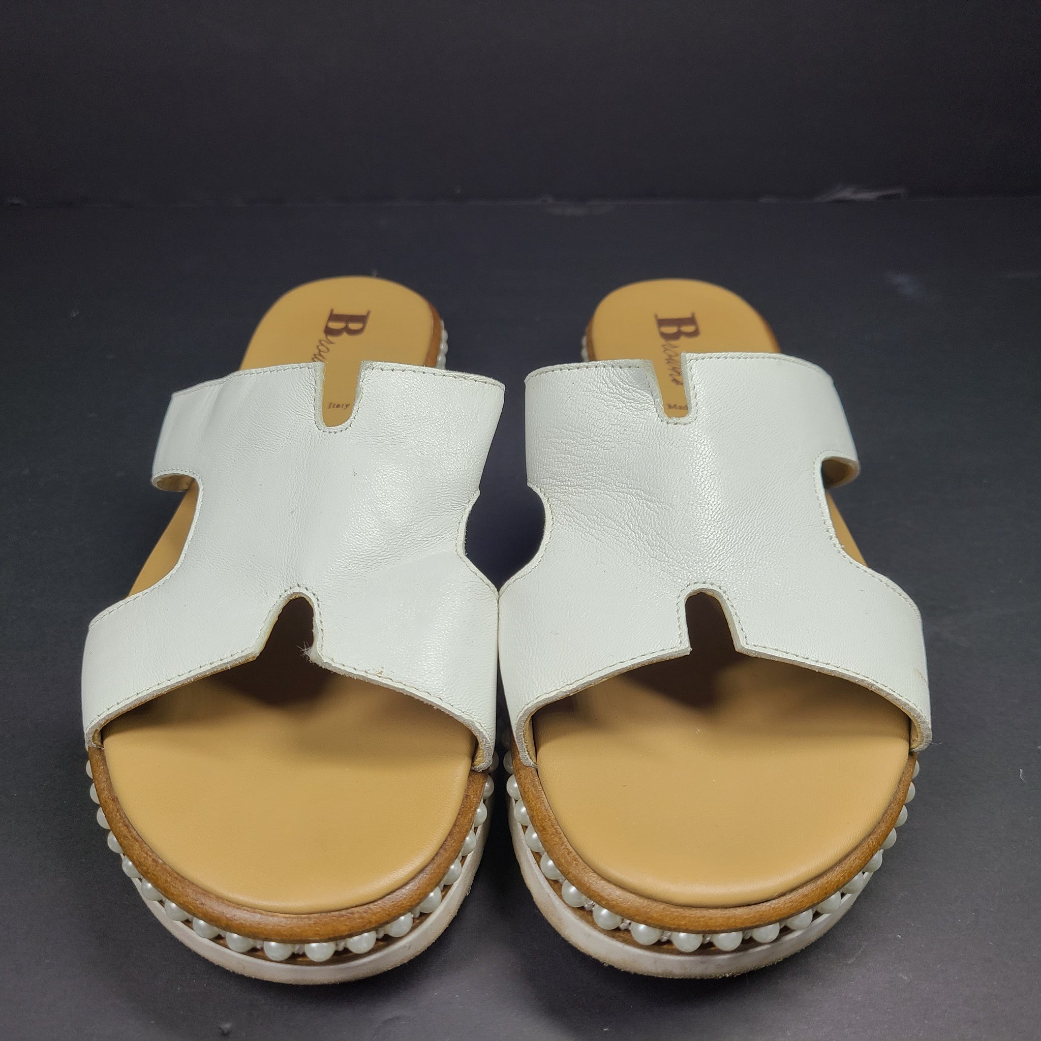Browns Women's White Leather Platform Sandals Pearl Accent Sz 9