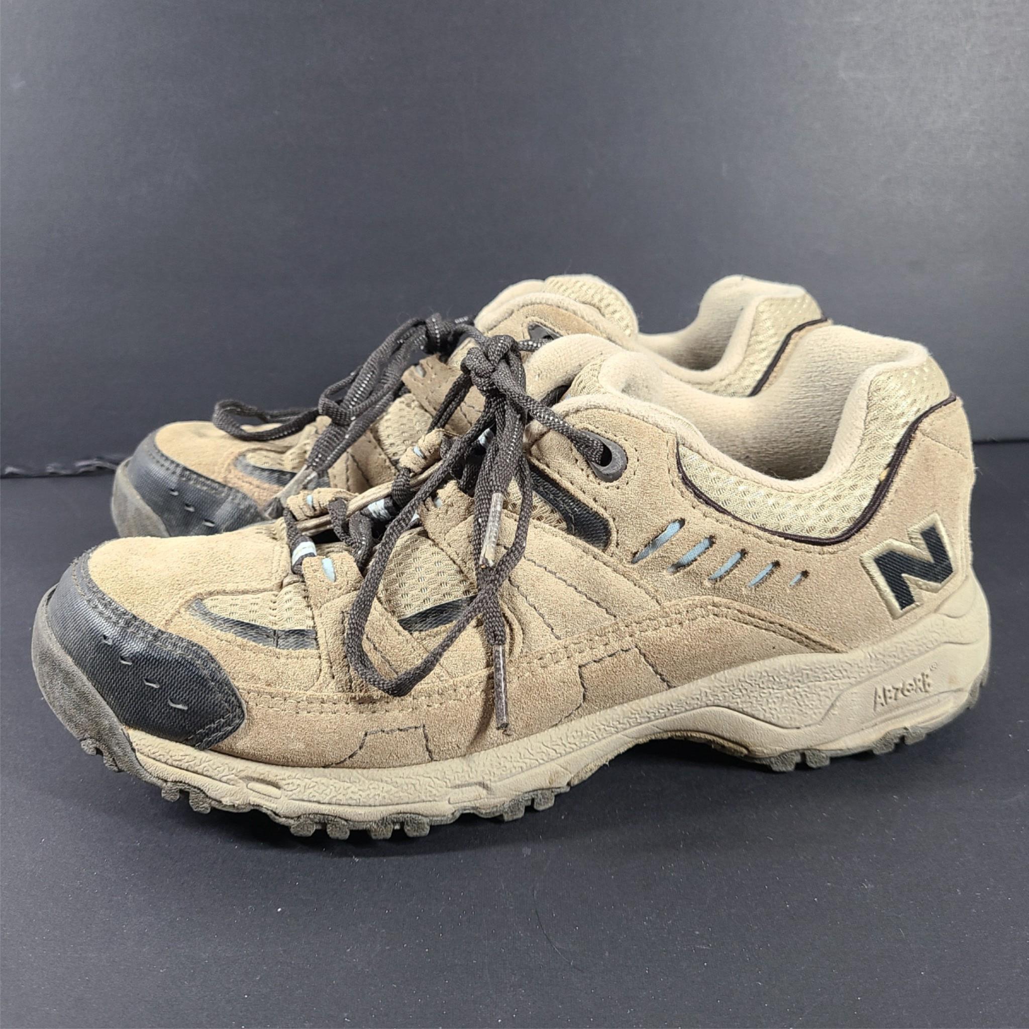 New Balance Women's 605 Hiking Shoes Suede WW605SB Beige Sz 8