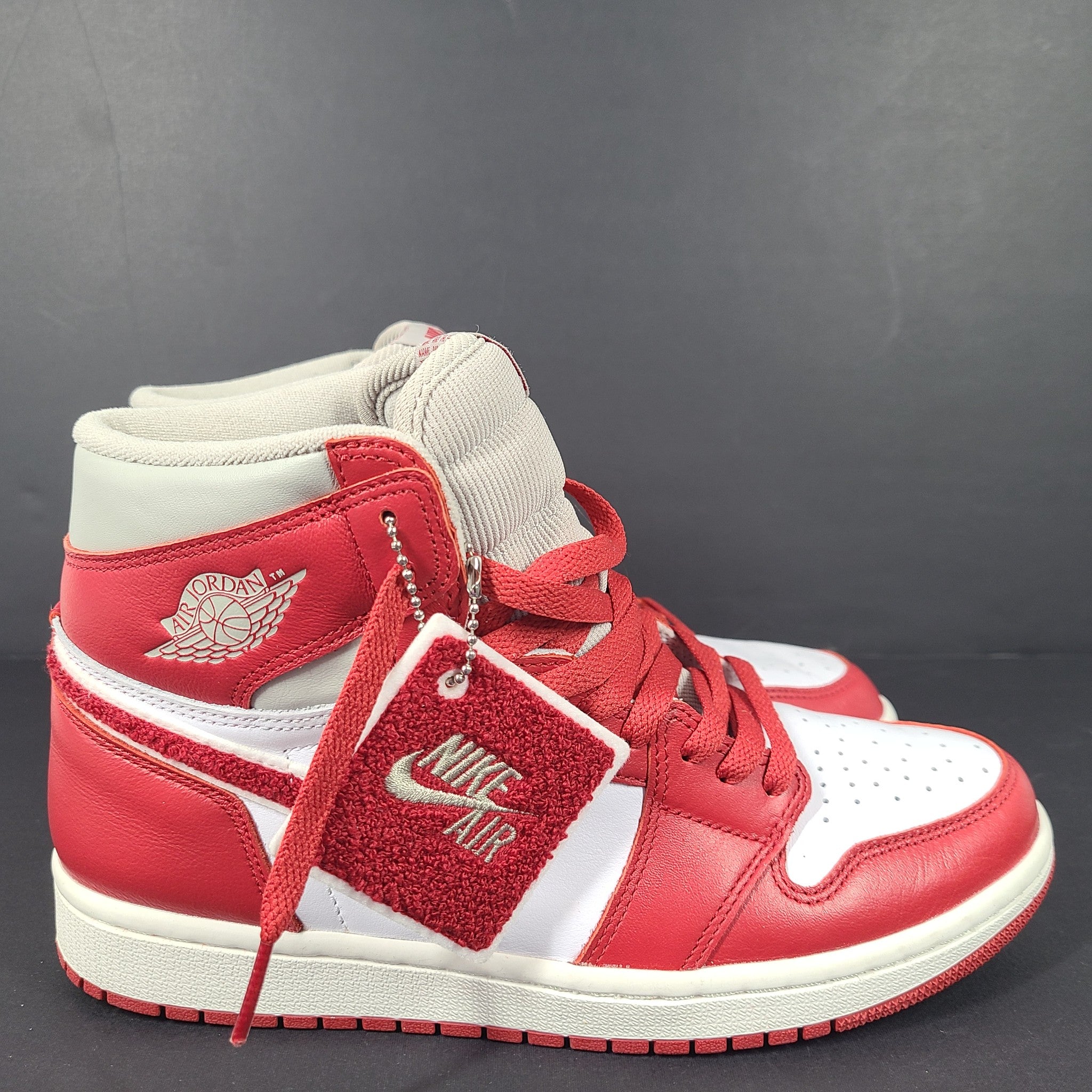 Nike Women's Air Jordan 1 Newstalgia Chenille Varsity Red DJ4891-061 Sz 8.5