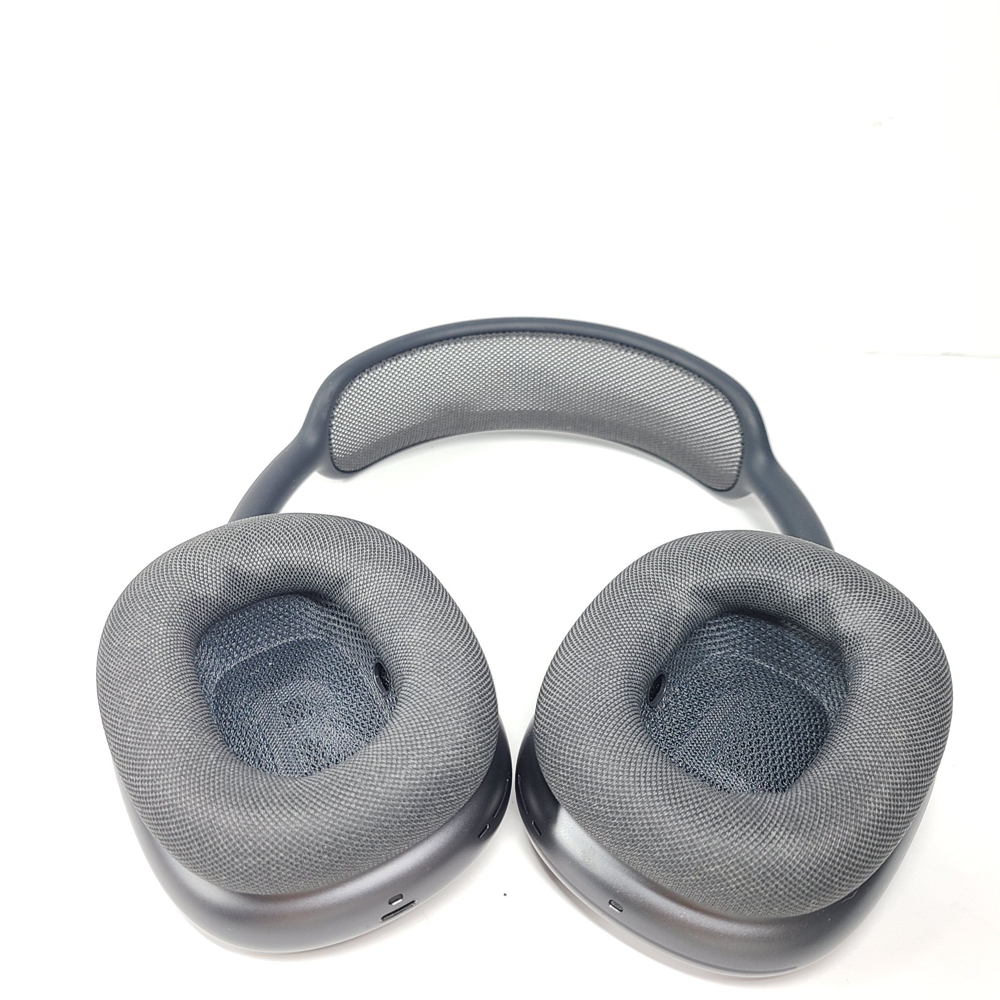 Apple AirPods Max A2096 Headphones NC Wireless Bluetooth Gray Excellent READ!
