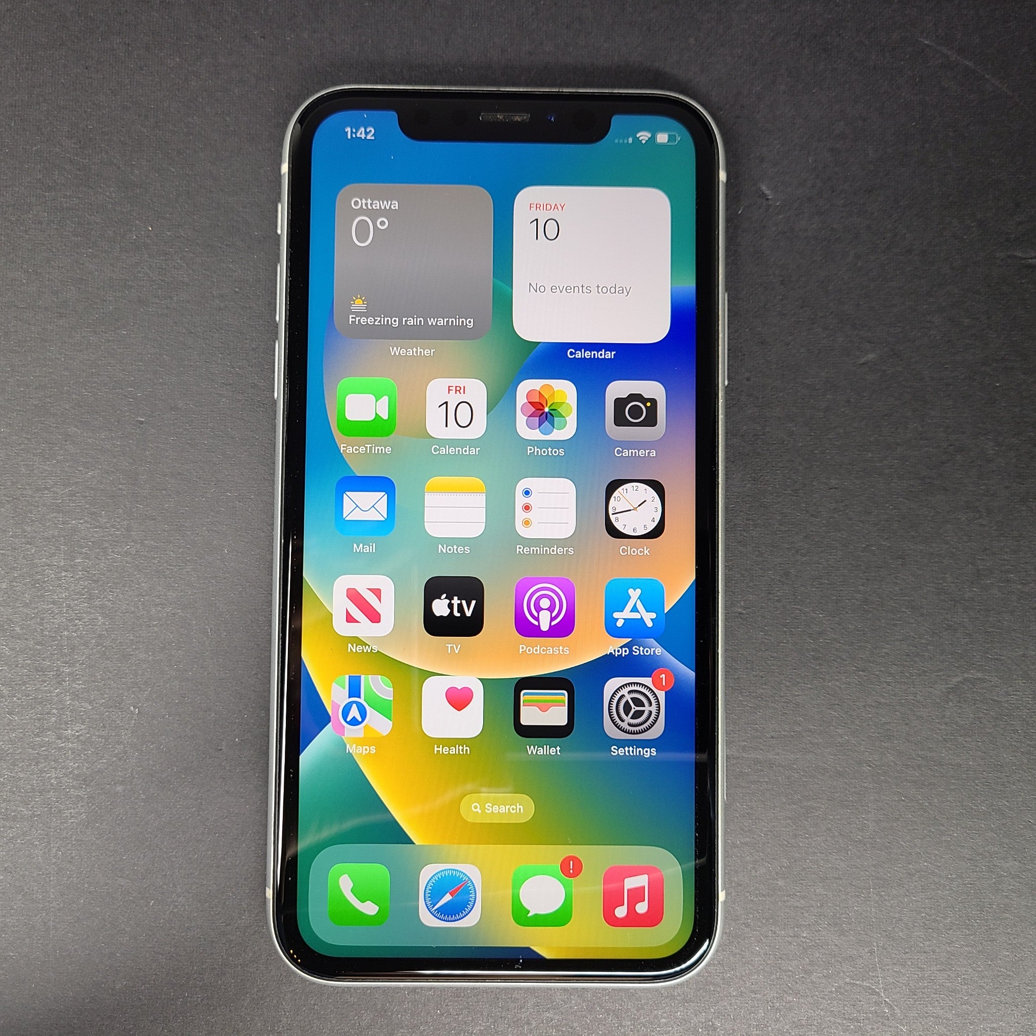 Apple iPhone XR - 64GB - White (Locked to AT&T) A1984 iOS Smartphone