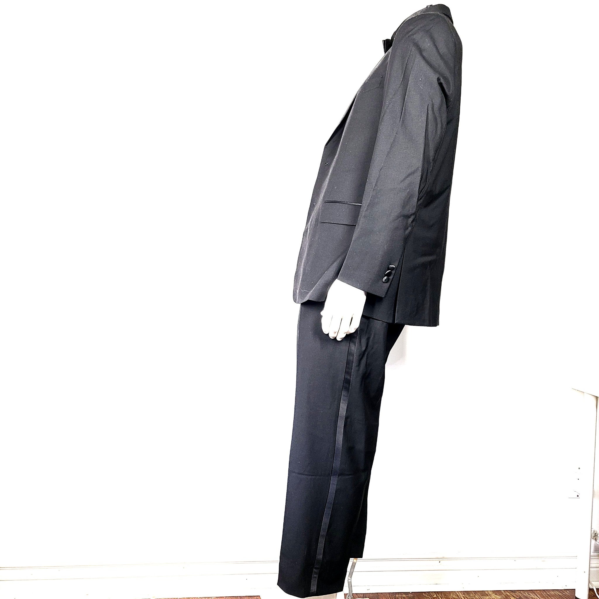 Pronto Uomo Tuxedo Jacket & Pants Black + Bow Tie + Cummerbund Sz 44R / 38 Waist