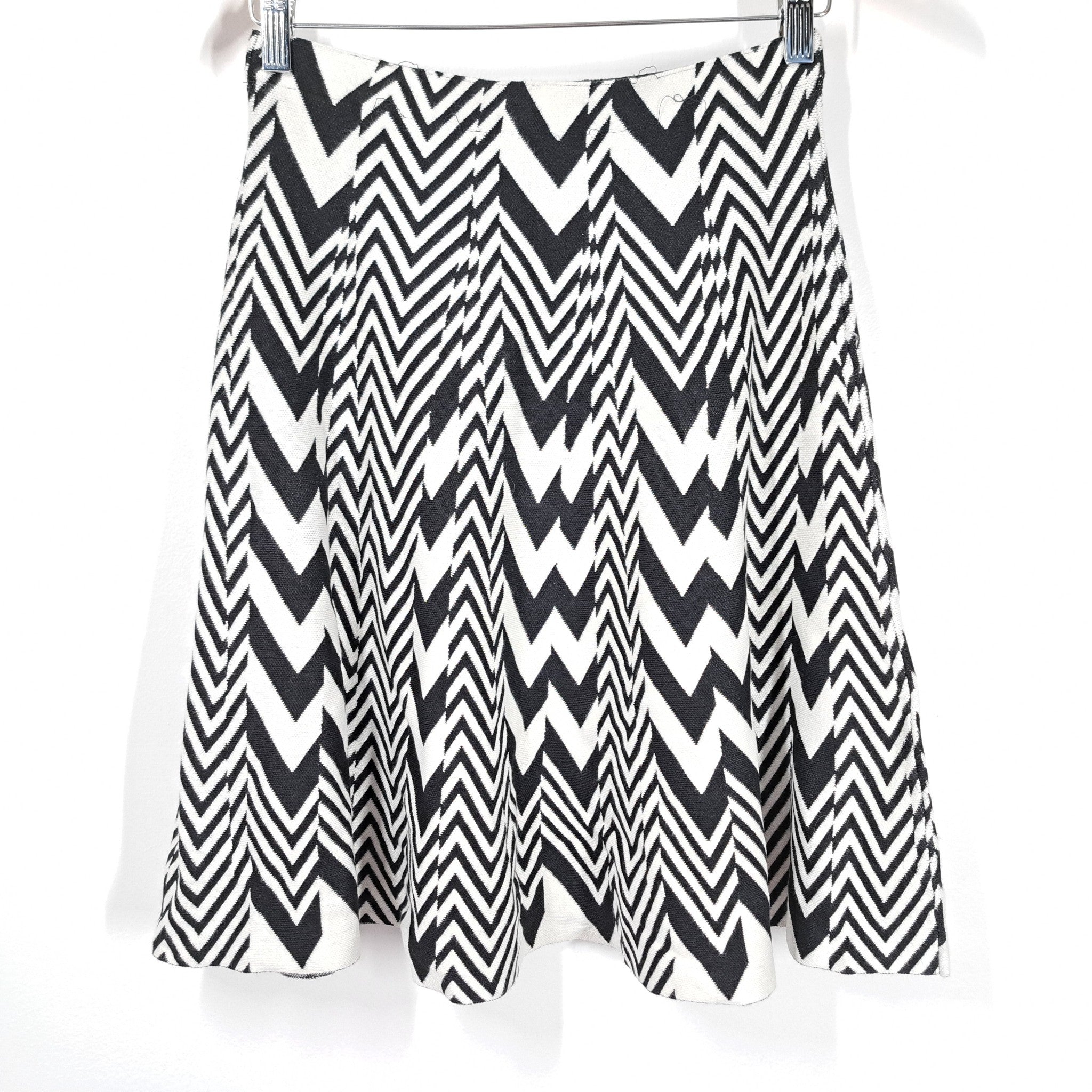 Sioni Skirt Black & White Abstract Print Flared Elastic Waist Thick Knit Size S