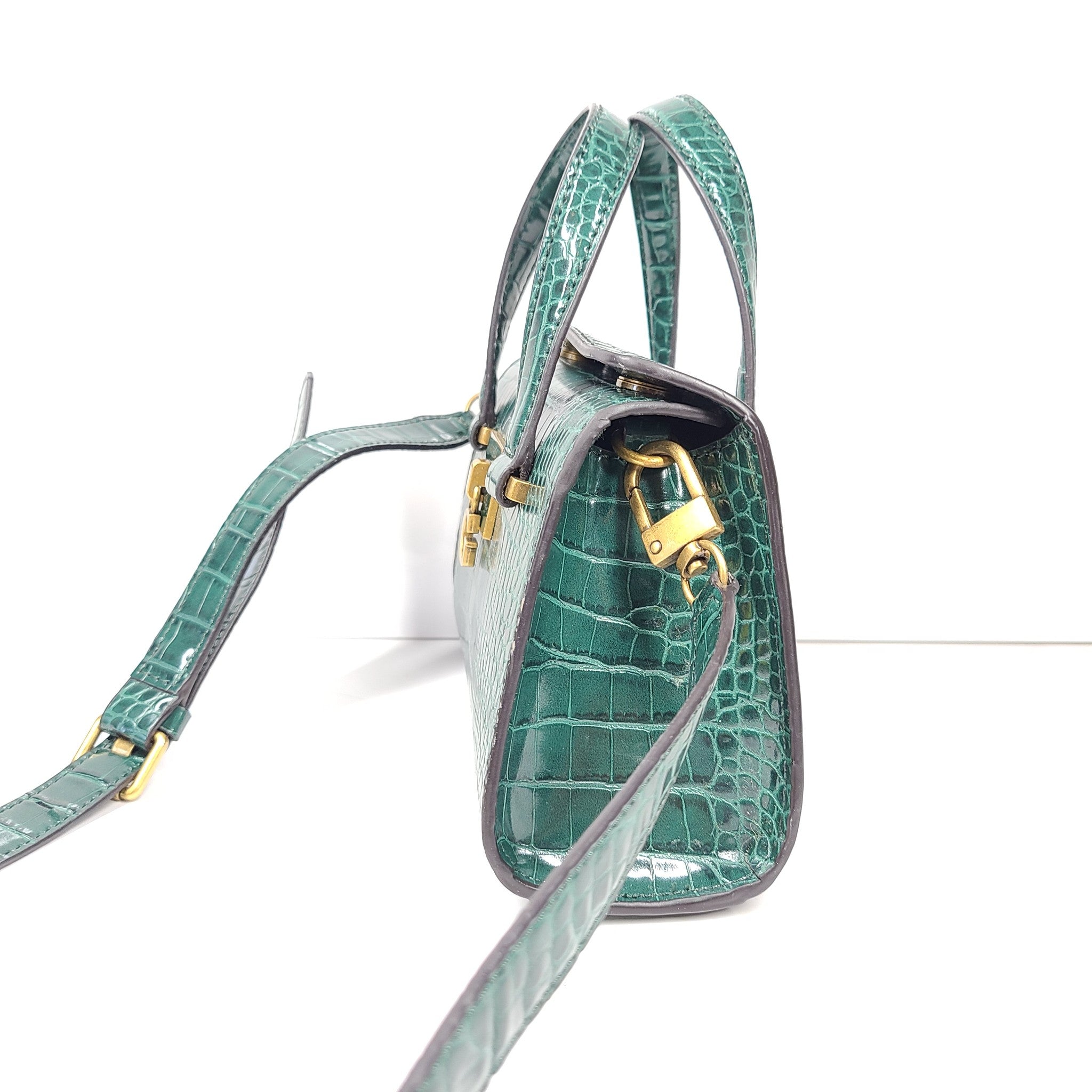 Guess Women's Stephi Crocodile Mini Girlfriend Handbag Crossover Green