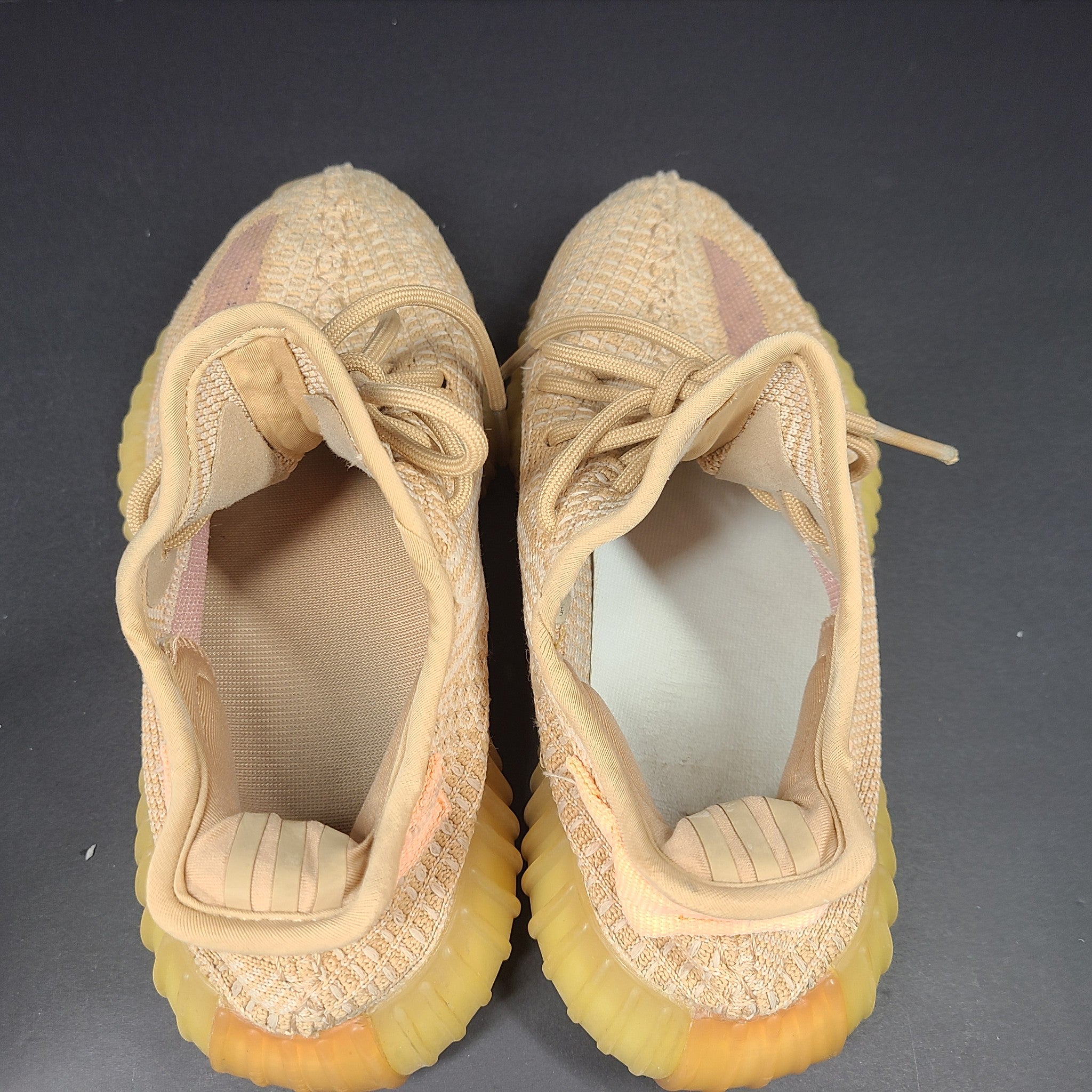 Adidas Women's Yeezy Boost 350 V2 Clay Sz 6.5
