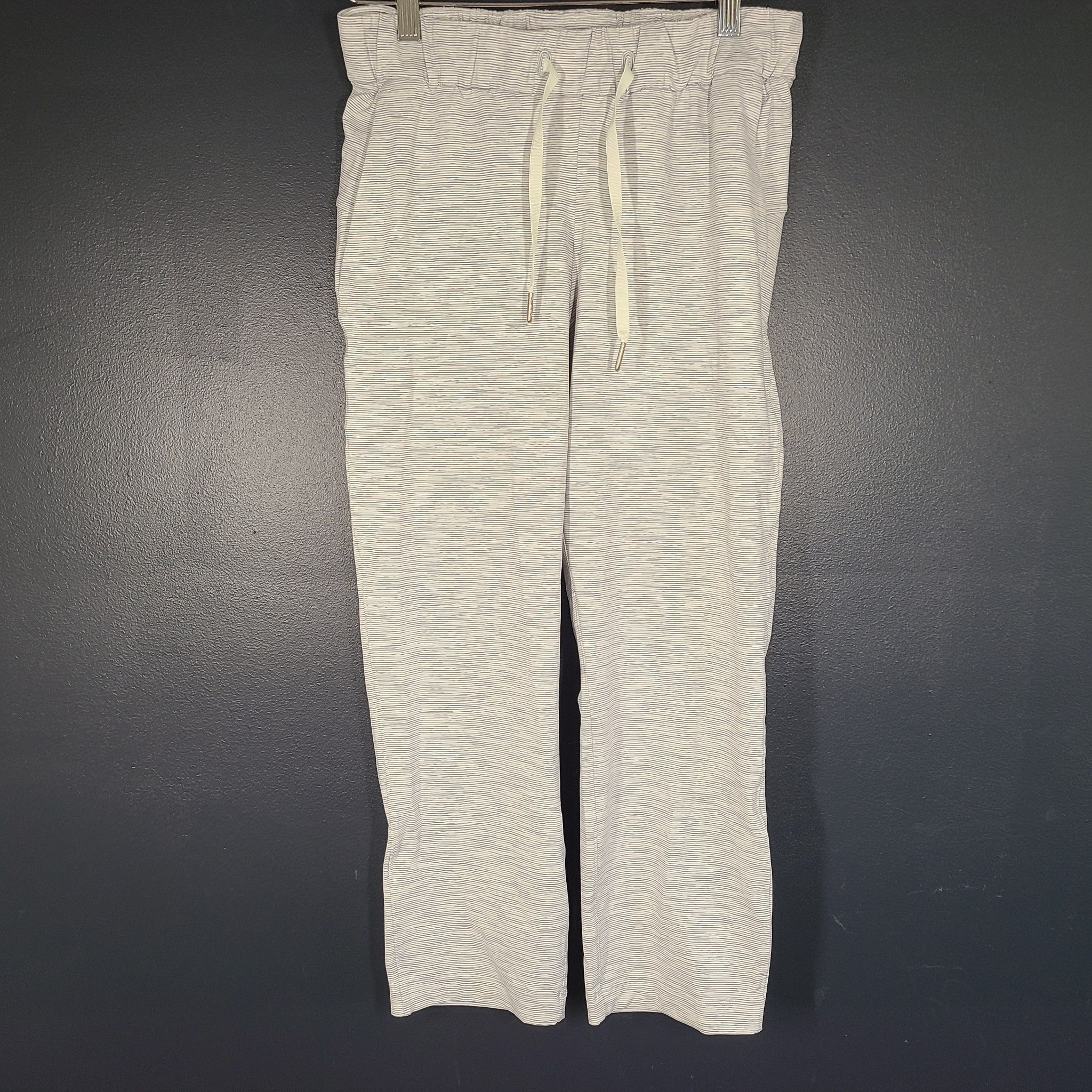 Lululemon On The Fly Crop Pants 23" Gray Sz 4
