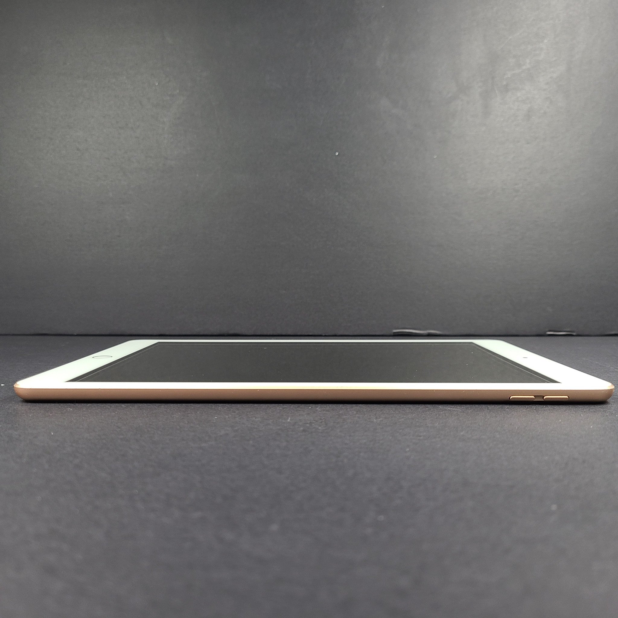 Apple iPad 8th Generation A2270 128GB Wi-Fi 10.2in - Rose Gold - Excellent!