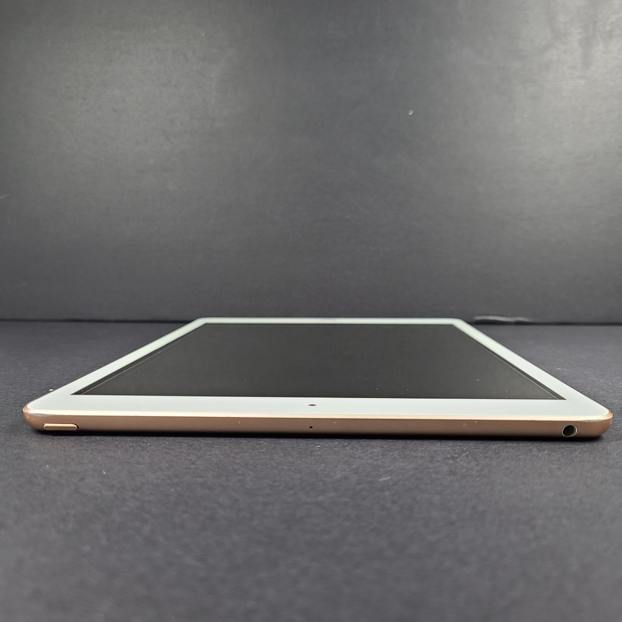 Apple iPad 8th Generation A2270 128GB Wi-Fi 10.2in - Rose Gold - Excellent!