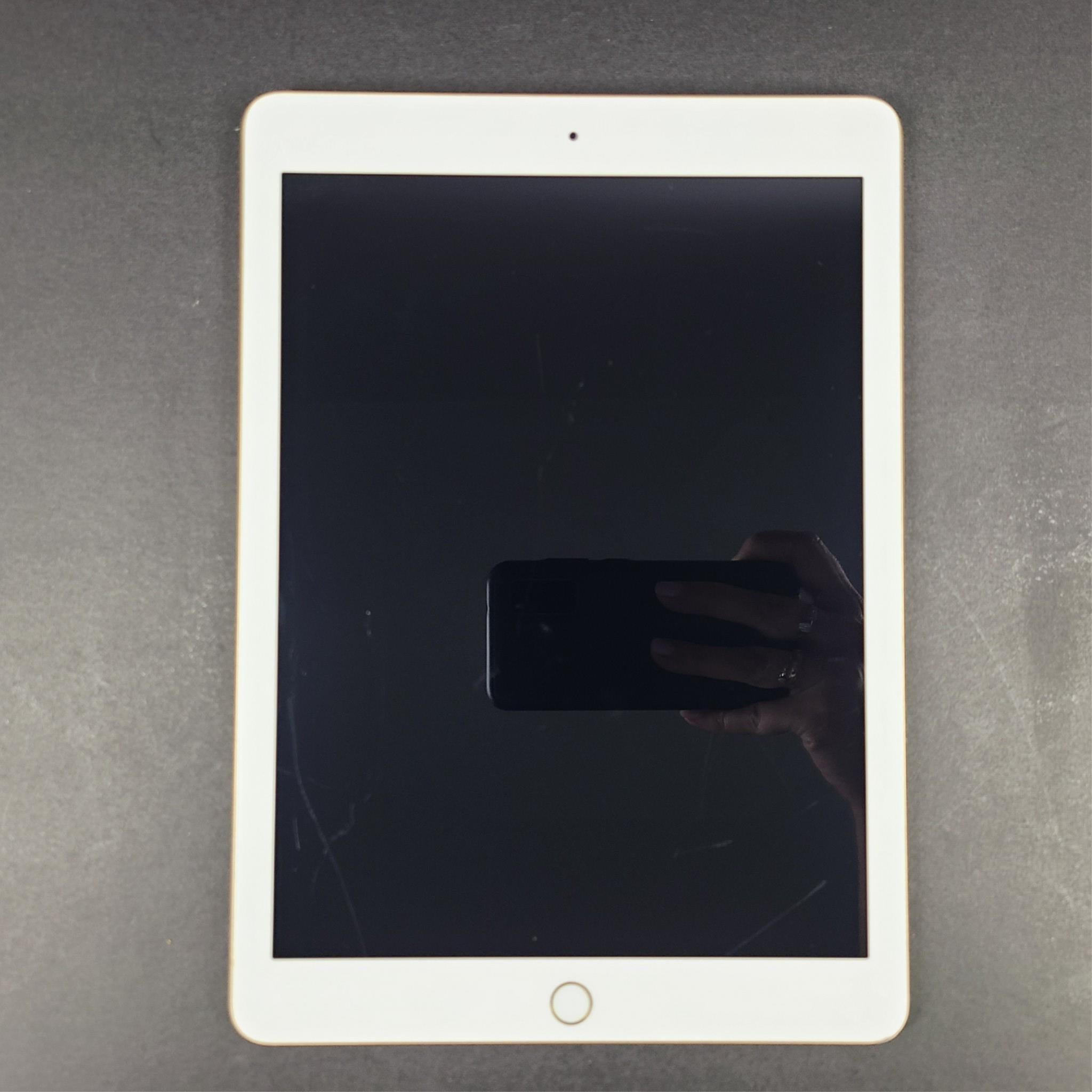 Apple iPad 5 5th Gen. 32GB, Wi-Fi, 9.7in - Gold iOS Tablet A1822 A1