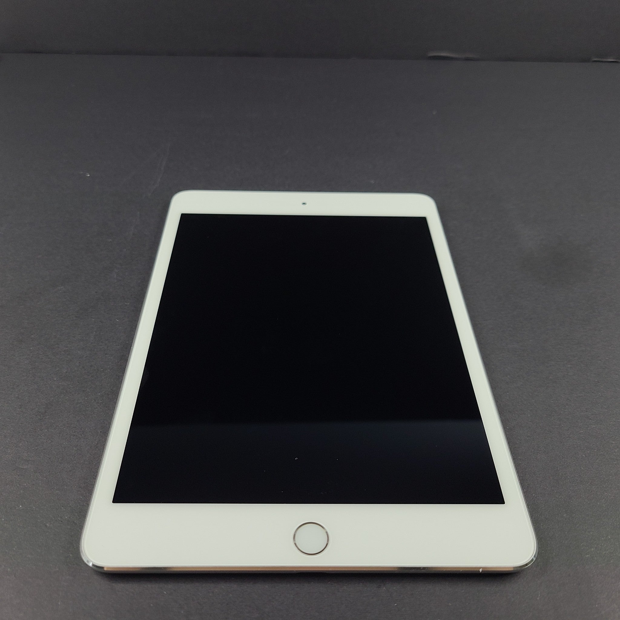 Apple iPad mini 4 (4th Gen)128GB, Wi-Fi, 7.9in iOS Tablet A1538 - Silver