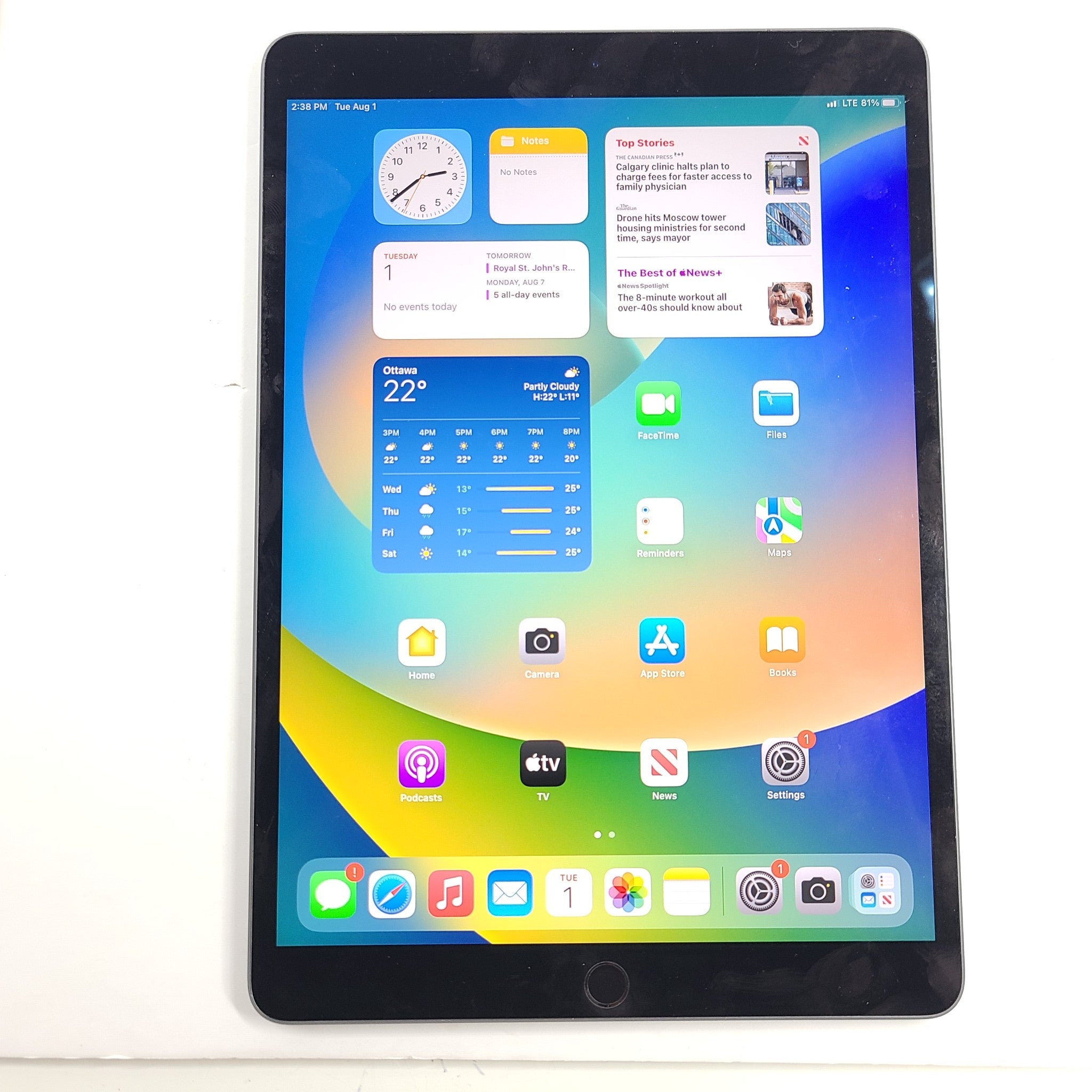 Apple iPad Air 3 3rd Gen 64GB, Wi-Fi, A2152, 10.5in - Space Gray